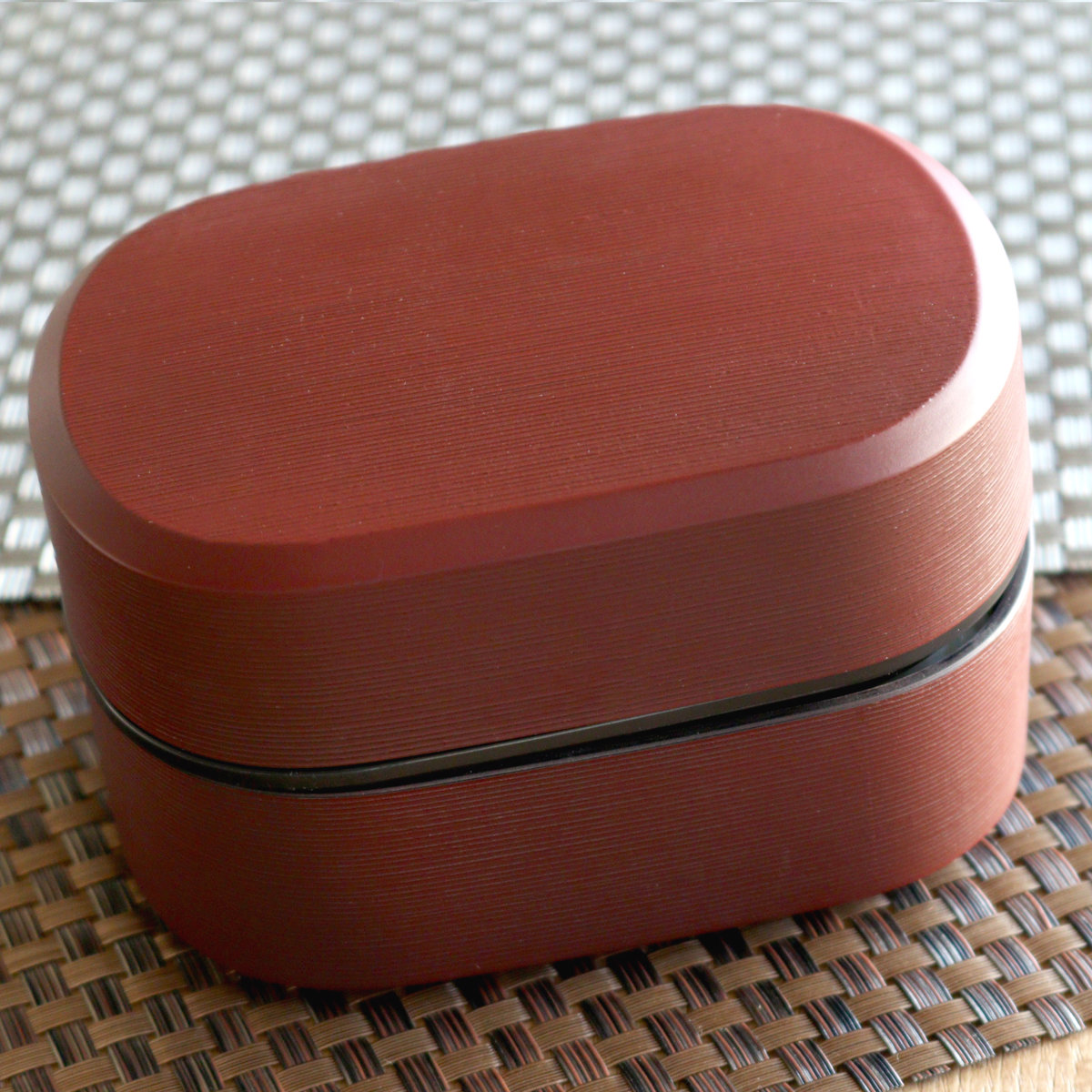 弁当箱 630ml 2段 刷毛目兼六弁当 銀朱 銀研 ( お弁当箱 食洗機対応 レンジ対応 バンド付 和 日本製 シンプル 二段 和風 レンジOK 食洗機OK 二段弁当箱 弁当 お弁当 ランチベルト付き シール蓋 ) 【銀朱】 銀朱