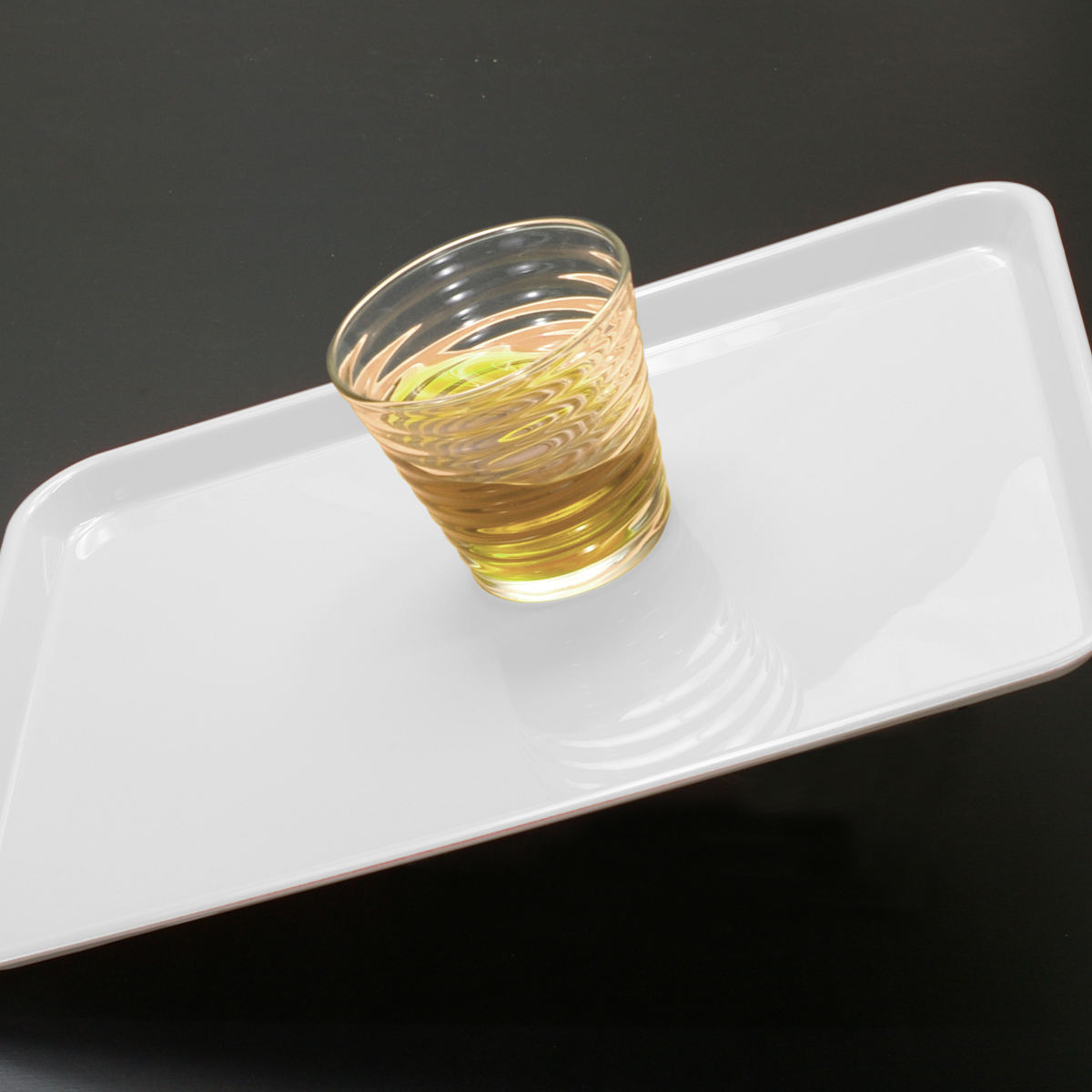 トレー ピノ PINO レンジで使えるノンスリップトレー 39cm ( 日本製 電子レンジ対応 キッチントレー キッチン 食卓 トレイ ノンスリップ おしゃれ シンプル 滑らない お盆 おぼん 配膳 くすみカラー 角型 角 四角 長方形 ) 【イエロー】 イエロー