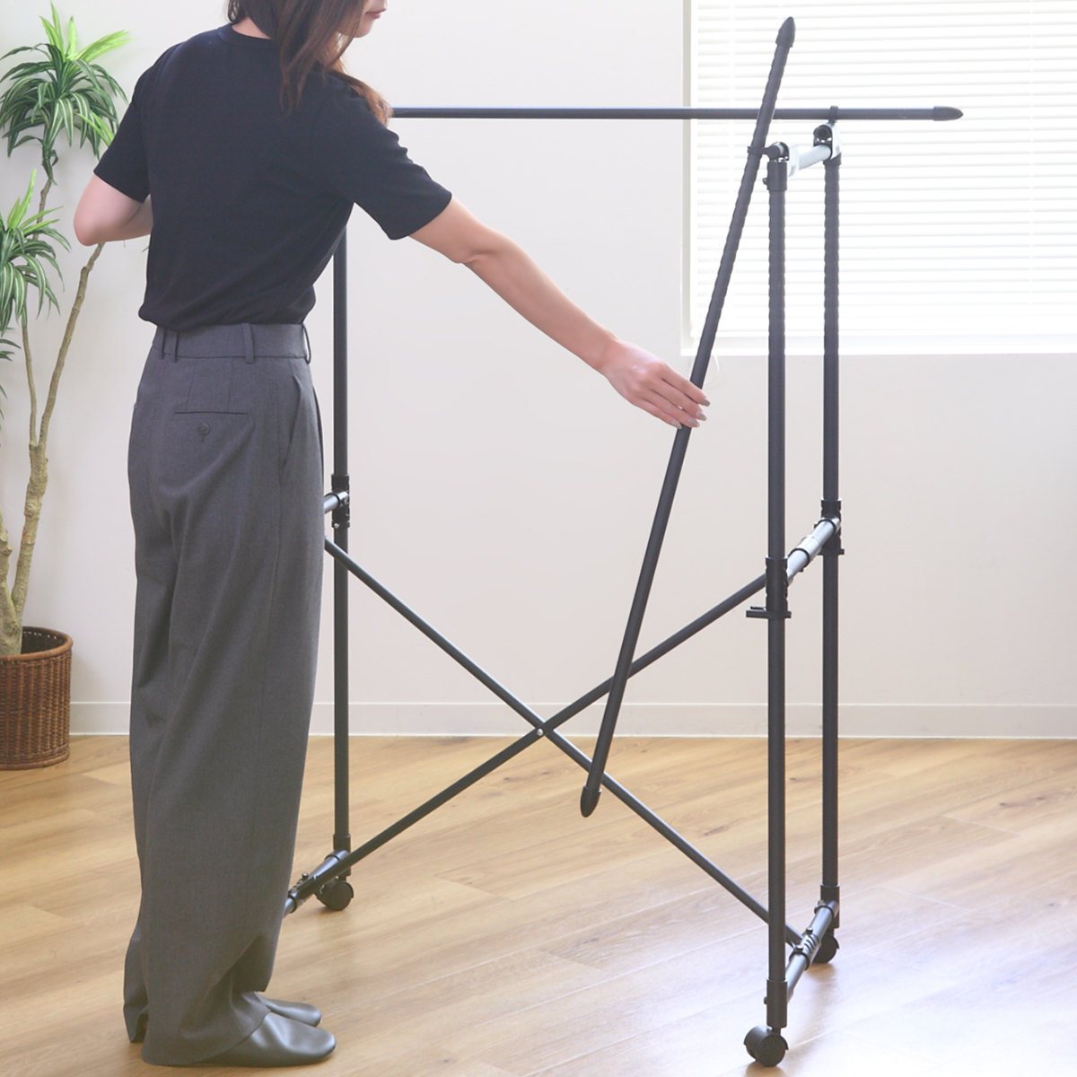 物干し 室内 ブラック コンパクト ポーリッシュ 折り畳み多機能物干し ( PORISH ハンガー インテリア物干し 物干しスタンド 洗濯 ランドリー 衣類 フェイスタオル 折り畳み キャスター付 )