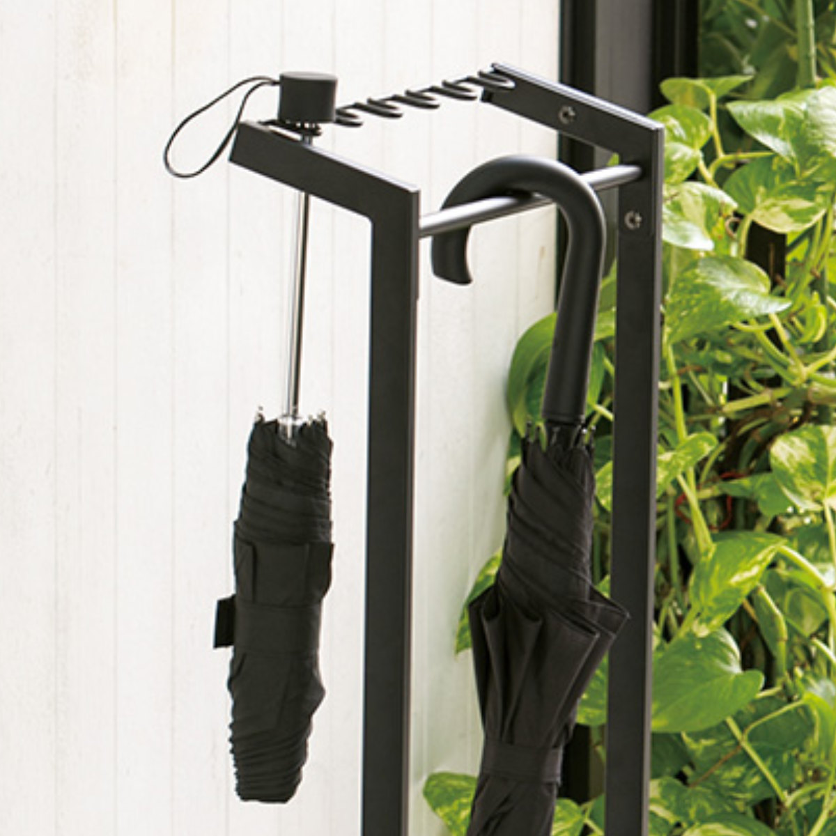 傘立て 14本用 傘かけ 折りたたみ傘対応 ( 法人限定 傘たて スリム 業務用 玄関収納 傘 かける スチール製 折り畳み傘 長傘 収納 アンブレラ スタンド 省スペース シンプル 黒 ブラック おしゃれ )