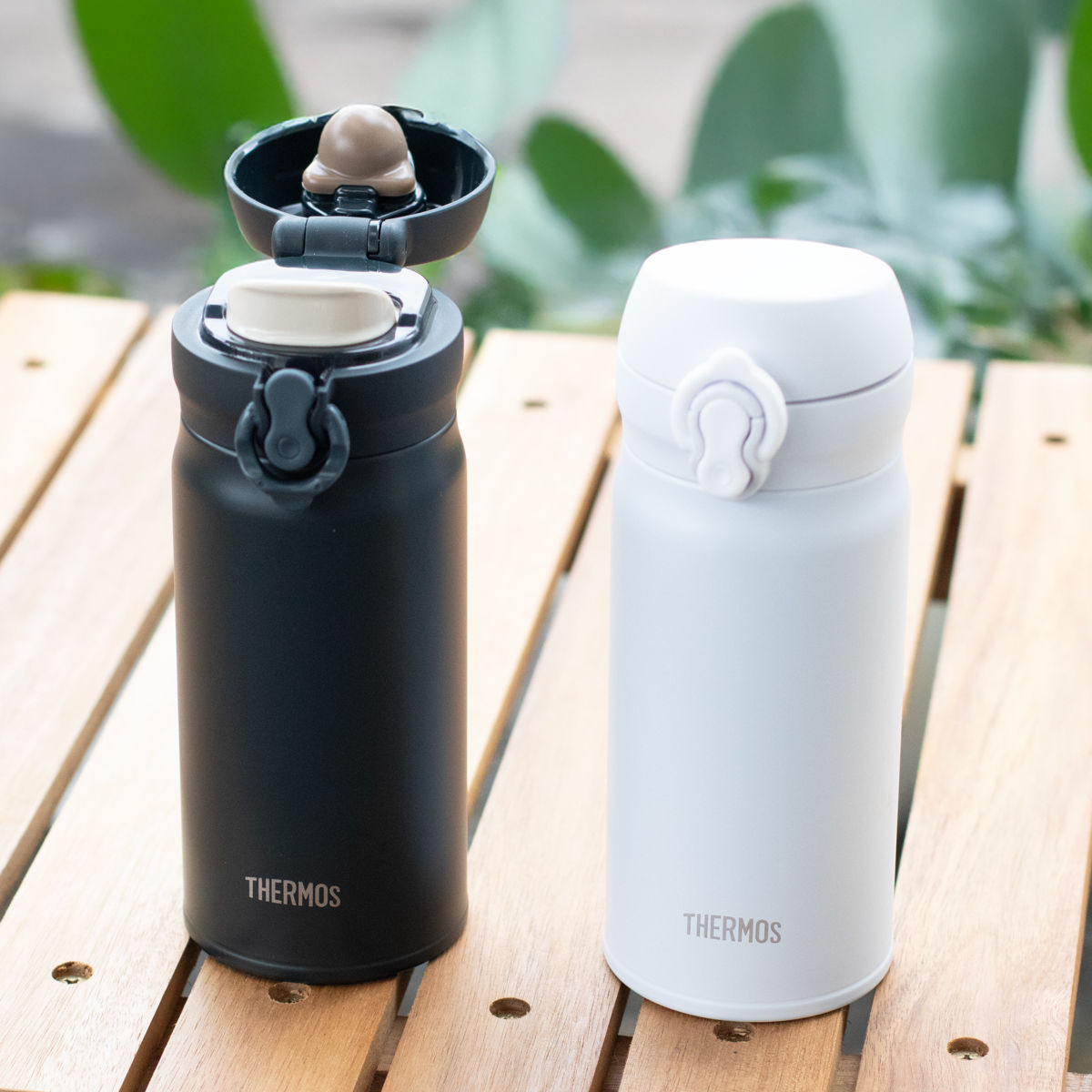 サーモス 水筒 350ml 真空断熱ケータイマグ ( THERMOS 保温 保冷 軽量 直飲み ステンレスボトル コンパクト ワンタッチ マグボトル マグ ボトル 真空断熱 ダイレクトボトル 直のみ すいとう ステンレス ワンプッシュ ) 【スノーホワイト】 スノーホワイト