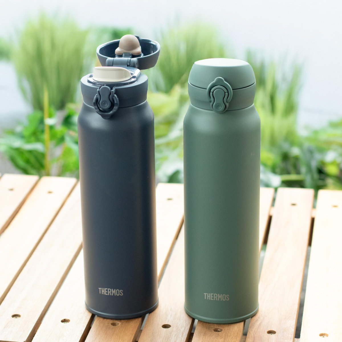 サーモス 水筒 750ml 真空断熱ケータイマグ ( THERMOS 保温 保冷 軽量 直飲み ステンレスボトル コンパクト ワンタッチ マグボトル スポーツドリンク ボトル 真空断熱 ダイレクトボトル 直のみ すいとう ステンレス ワンプッシュ ) 【アッシュグリーン】 アッシュグリーン