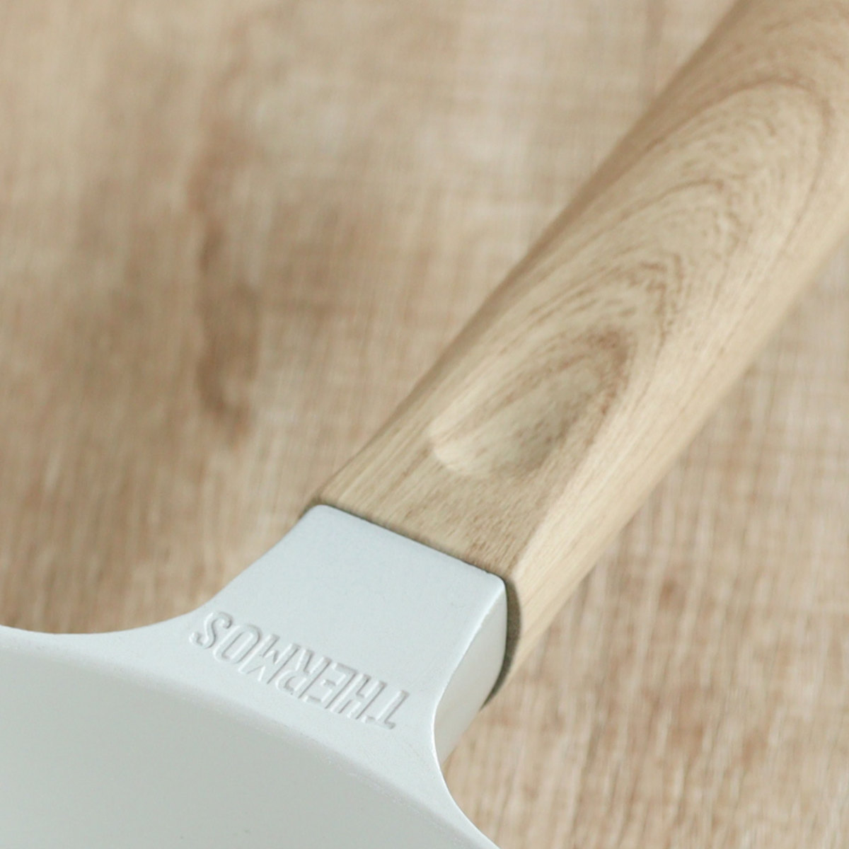 サーモス 卵焼き器 IH対応 セラプロテクト セラミック ( THERMOS ガス火対応 玉子焼き器 フライパン セラミック加工 軽い エッグパン 軽量 丈夫 長持ち PFOA&PFOSフリー セラプロテクトコート グレージュ 木目調ハンドル )