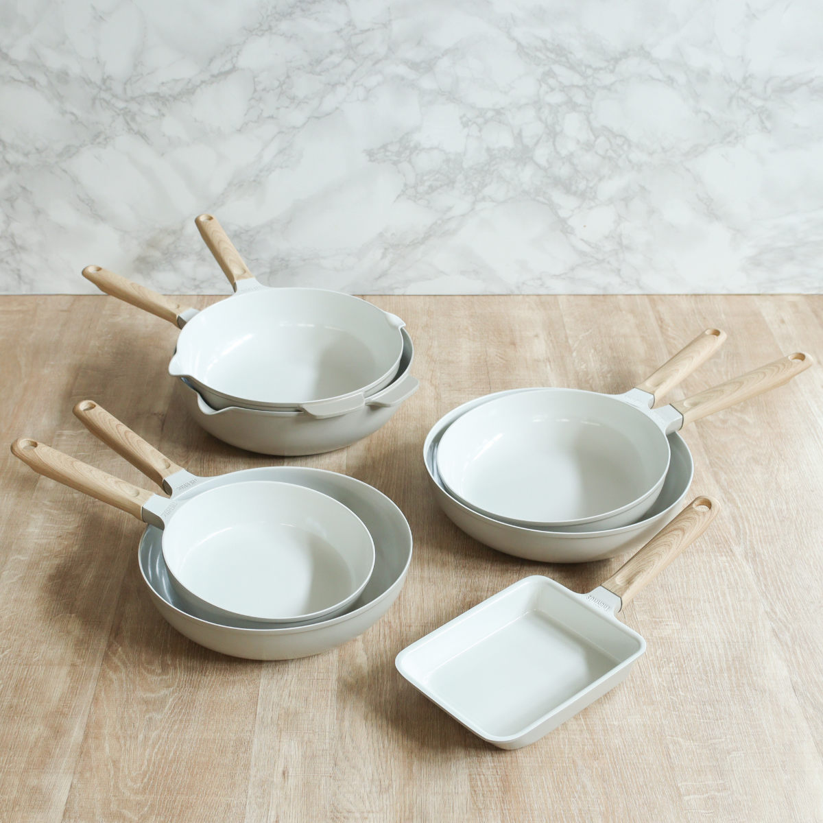 サーモス 卵焼き器 IH対応 セラプロテクト セラミック ( THERMOS ガス火対応 玉子焼き器 フライパン セラミック加工 軽い エッグパン 軽量 丈夫 長持ち PFOA&PFOSフリー セラプロテクトコート グレージュ 木目調ハンドル )