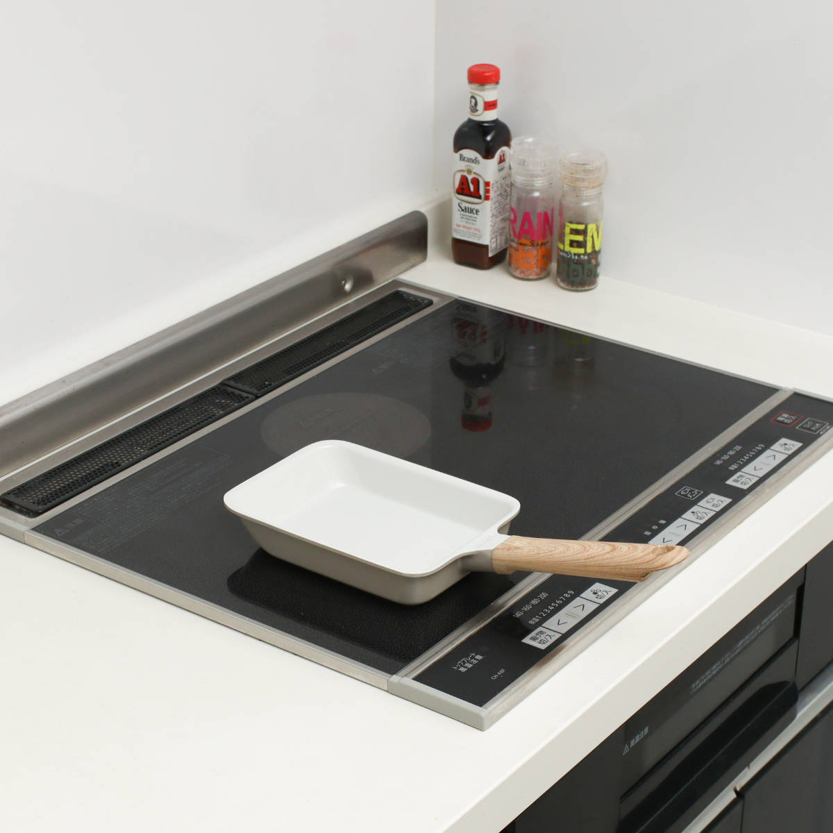 サーモス 卵焼き器 IH対応 セラプロテクト セラミック ( THERMOS ガス火対応 玉子焼き器 フライパン セラミック加工 軽い エッグパン 軽量 丈夫 長持ち PFOA&PFOSフリー セラプロテクトコート グレージュ 木目調ハンドル )