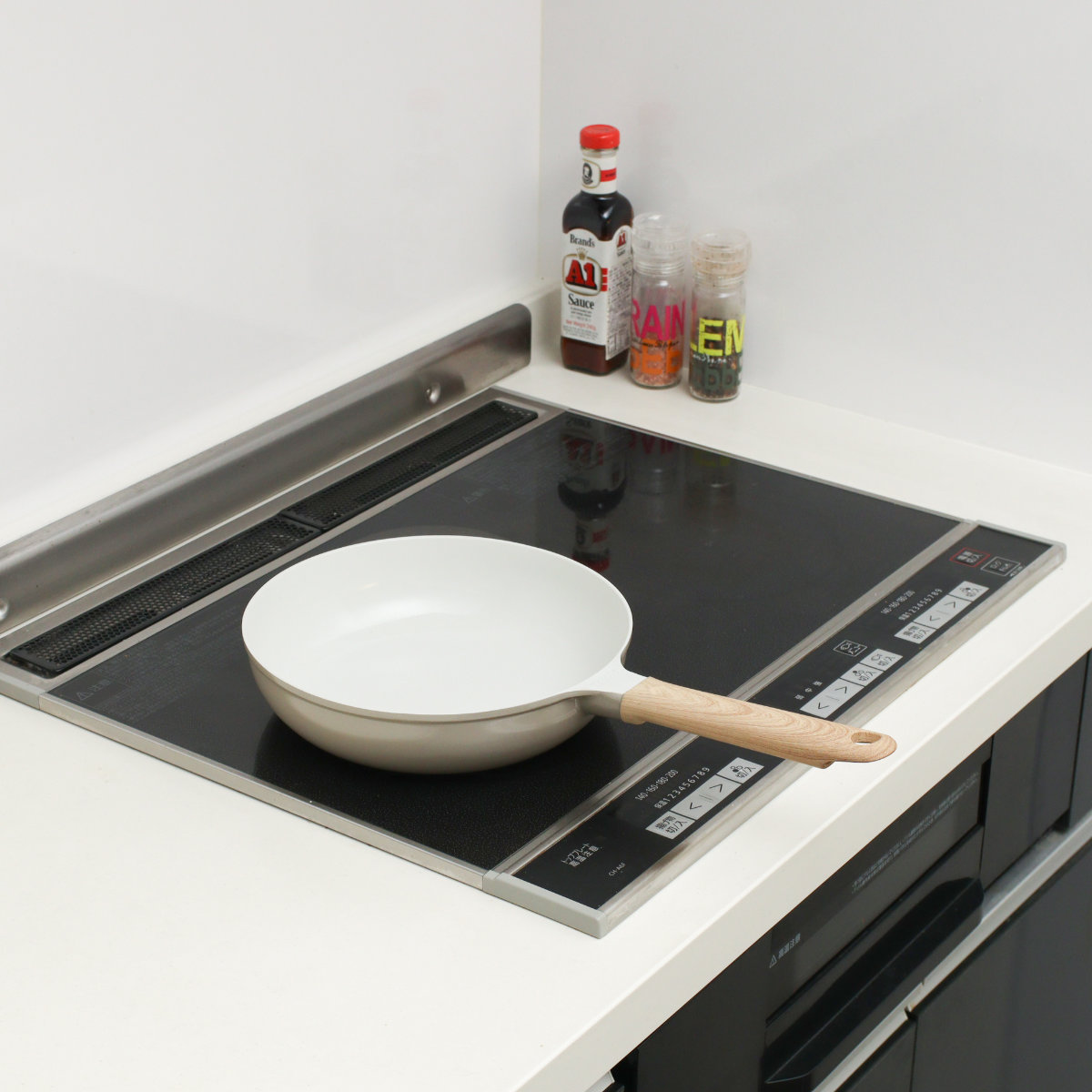 サーモス フライパン 24cm IH対応 セラプロテクト セラミック ( THERMOS ガス火対応 片手鍋 炒め鍋 セラミック加工 軽い 深型 軽量 丈夫 長持ち PFOA&PFOSフリー セラプロテクトコート グレージュ 木目調ハンドル )