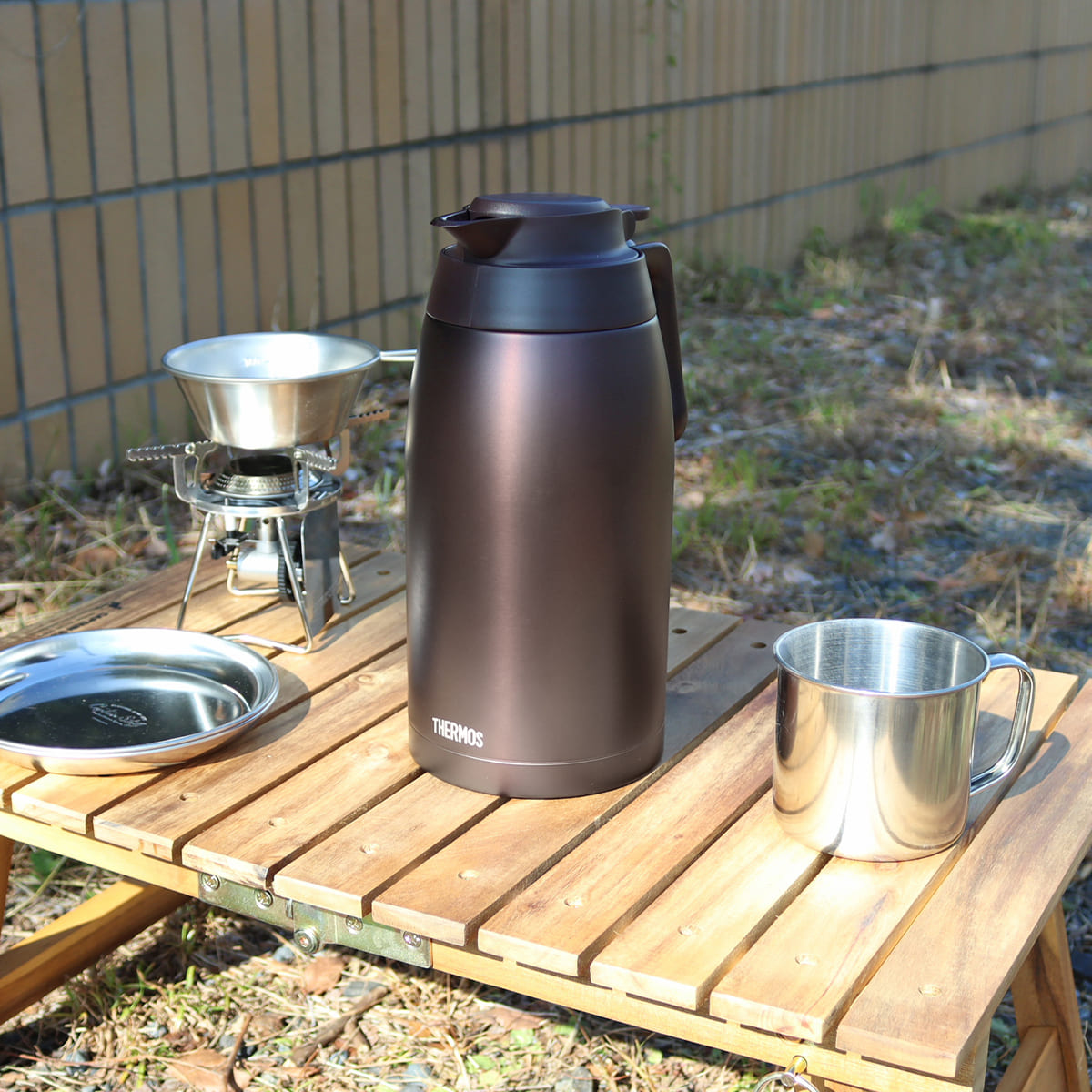 サーモス ポット 2L ステンレスポット ( THERMOS ステンレス 保温 保冷 食洗機対応 卓上ポット ステンレス製 おしゃれ ワンタッチ 魔法びん構造 広口設計 軽量 コンパクト 持ち運び 節約 ) 【ブラウン】 ブラウン