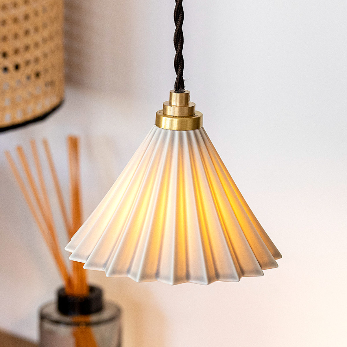 ペンダントライト 1灯 LED電球付き ORIGAMI LAMP オリガミランプ gram eight グラムエイト ( シーリングライト 照明器具 オリガミランプペンダント PENDANT 照明 LED おしゃれ ドリッパー ) 【ブラウンコード マットピンク】 ブラウンコード マットピンク