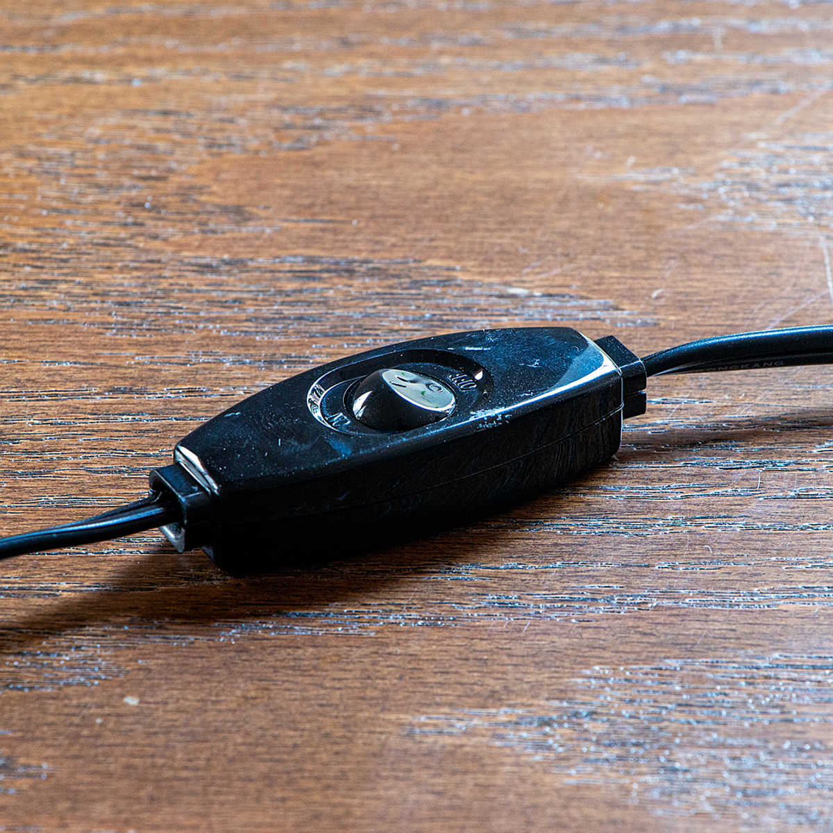 ウォールライト 1灯 LED電球付き DECKS アームウォールHALF 間接照明 gram eight グラムエイト ( ブラケットライト 壁掛け照明 階段照明 玄関ライト シンプル 廊下 キッチン リビング 壁掛け 壁面照明 無骨 スイッチ式 電球付き ) 【ボール球】 ボール球