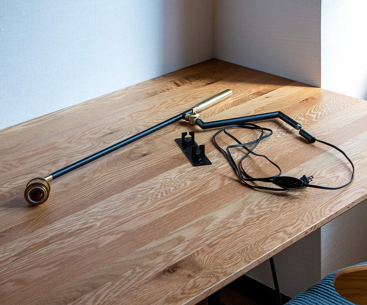 ウォールライト 1灯 LED電球付き DECKS アームウォールHALF 間接照明 gram eight グラムエイト ( ブラケットライト 壁掛け照明 階段照明 玄関ライト シンプル 廊下 キッチン リビング 壁掛け 壁面照明 無骨 スイッチ式 電球付き ) 【ボール球】 ボール球