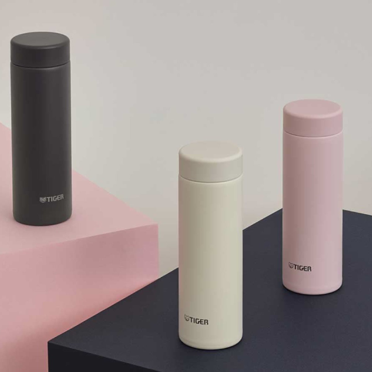 タイガー 水筒 300ml 真空断熱ボトル スリムマグ MMP-W031 ( タイガー魔法瓶 保温 保冷 パッキン一体 食洗機対応 マグボトル 直飲み おしゃれ マグ スリム 軽量 ステンレス 真空二重構造 ボトル スポーツ飲料対応 食洗機OK ) 【アイボリー】 アイボリー