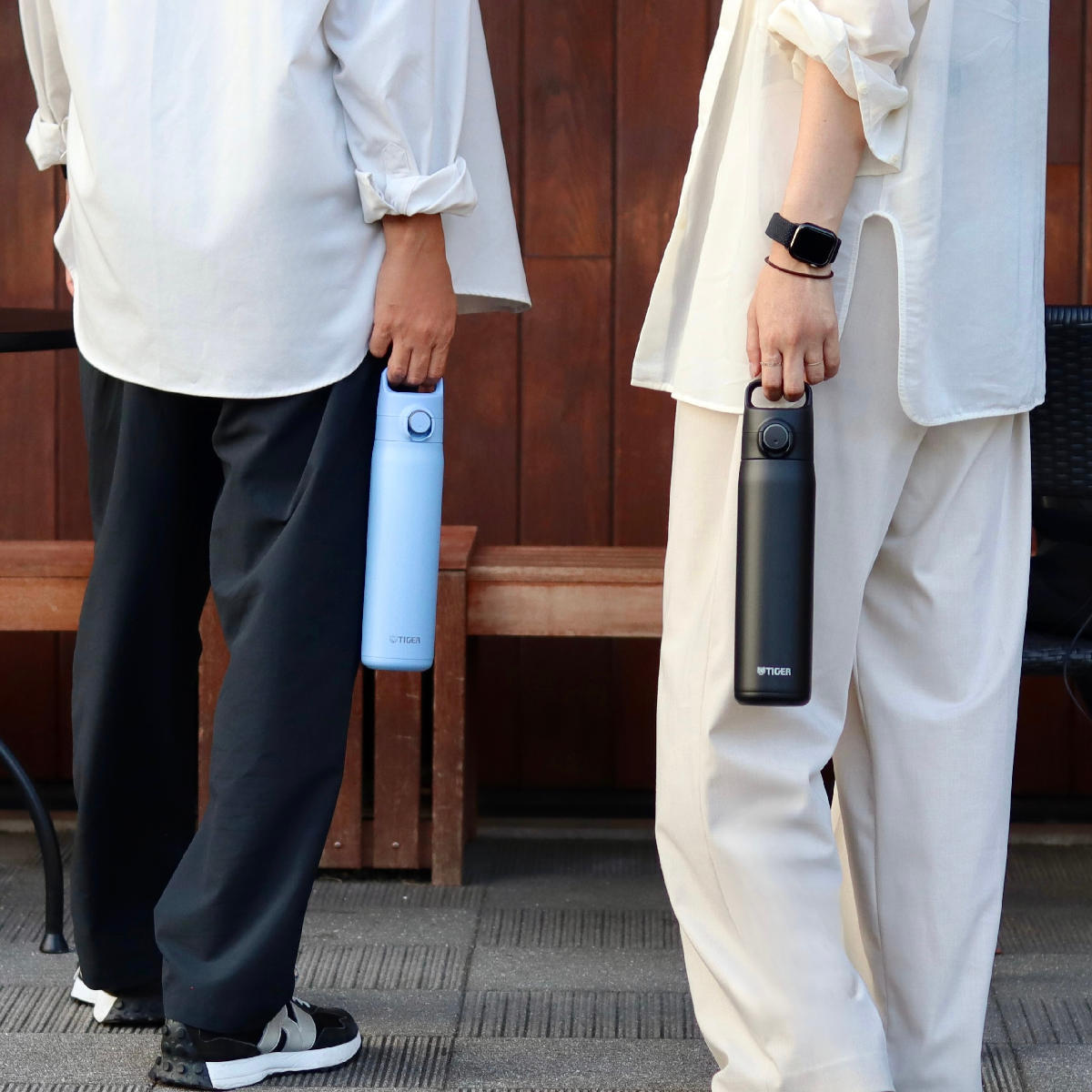 タイガー 水筒 800ml 真空断熱ボトル ワンプッシュマグ ハンドル付 MTA-J080 ( タイガー魔法瓶 マグ 直飲み 保温 保冷 パッキン一体 スポーツ飲料対応 直のみ ワンプッシュ マイボトル マグボトル ステンレスボトル ハンドル 軽量 ) 【ネモフィラブルー】 ネモフィラブルー