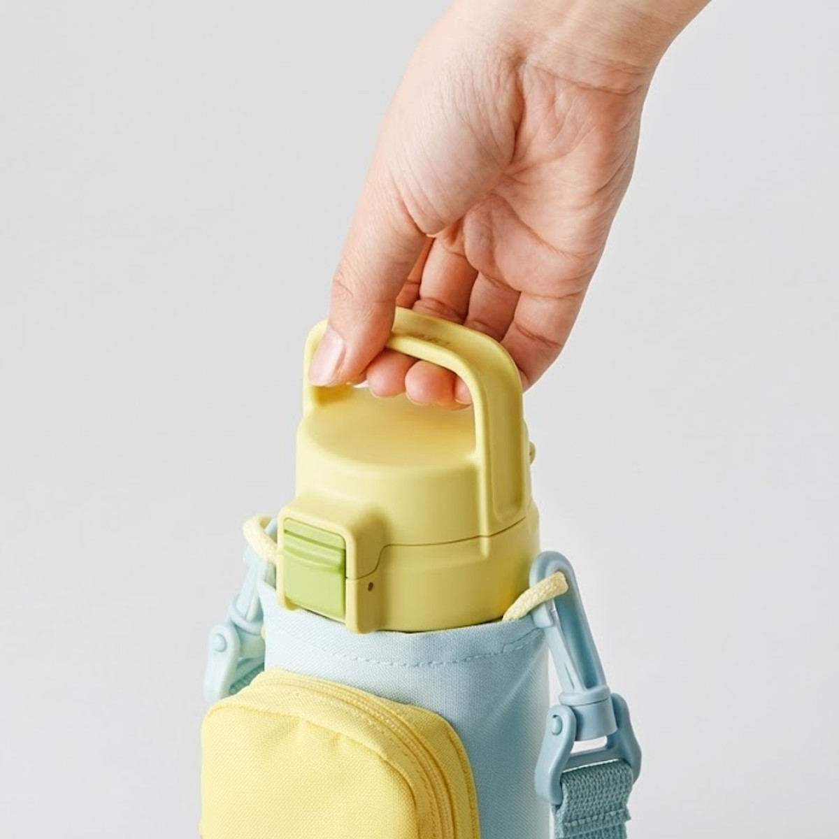 タイガー 水筒 350ml 真空断熱ボトル キッズボトル MTA-A035 ( TIGER 保冷 保温 直飲み 子供用水筒 ワンタッチ 軽い 抗菌 子供 ポーチ付き スポーツ飲料OK 直のみ 軽量 幼稚園 保育園 子供用 抗菌加工 ハンドル付 ) 【イエローブルー】 イエローブルー