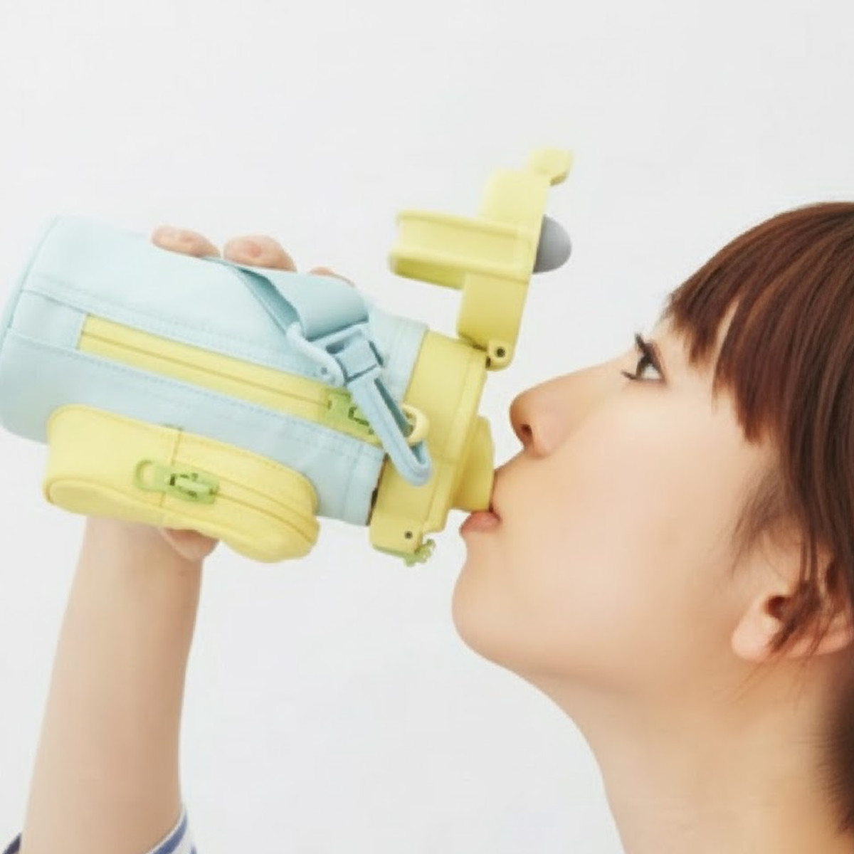 タイガー 水筒 350ml 真空断熱ボトル キッズボトル MTA-A035 ( TIGER 保冷 保温 直飲み 子供用水筒 ワンタッチ 軽い 抗菌 子供 ポーチ付き スポーツ飲料OK 直のみ 軽量 幼稚園 保育園 子供用 抗菌加工 ハンドル付 ) 【イエローブルー】 イエローブルー