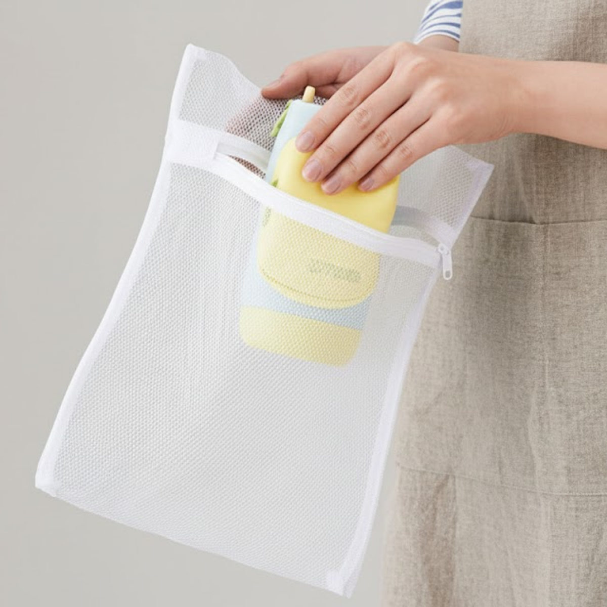 タイガー 水筒 350ml 真空断熱ボトル キッズボトル MTA-A035 ( TIGER 保冷 保温 直飲み 子供用水筒 ワンタッチ 軽い 抗菌 子供 ポーチ付き スポーツ飲料OK 直のみ 軽量 幼稚園 保育園 子供用 抗菌加工 ハンドル付 ) 【イエローブルー】 イエローブルー