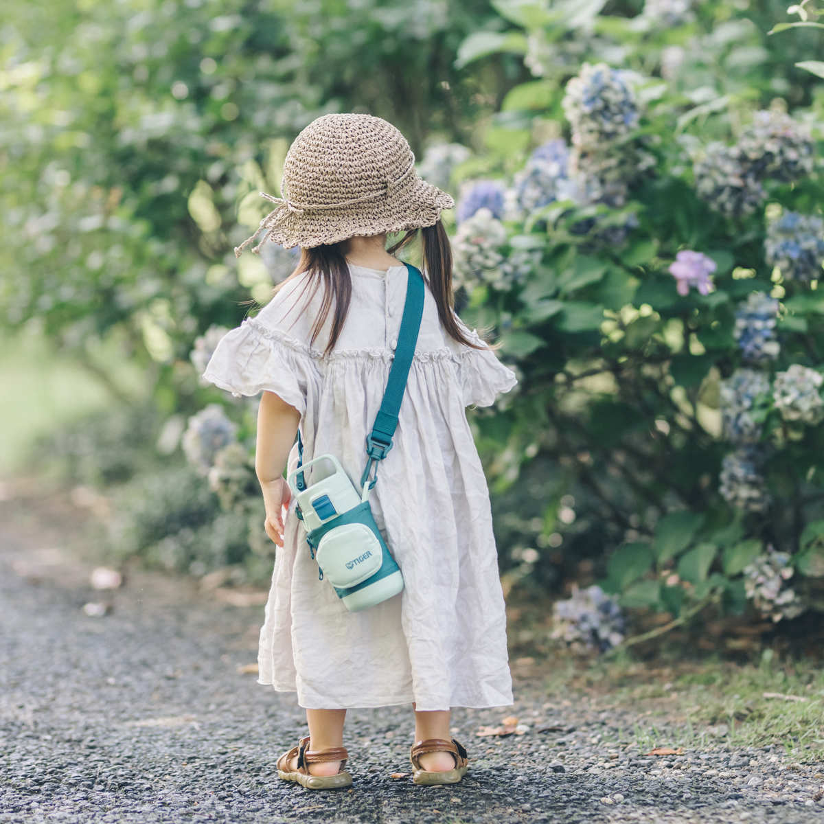 タイガー 水筒 350ml 真空断熱ボトル キッズボトル MTA-A035 ( TIGER 保冷 保温 直飲み 子供用水筒 ワンタッチ 軽い 抗菌 子供 ポーチ付き スポーツ飲料OK 直のみ 軽量 幼稚園 保育園 子供用 抗菌加工 ハンドル付 ) 【イエローブルー】 イエローブルー