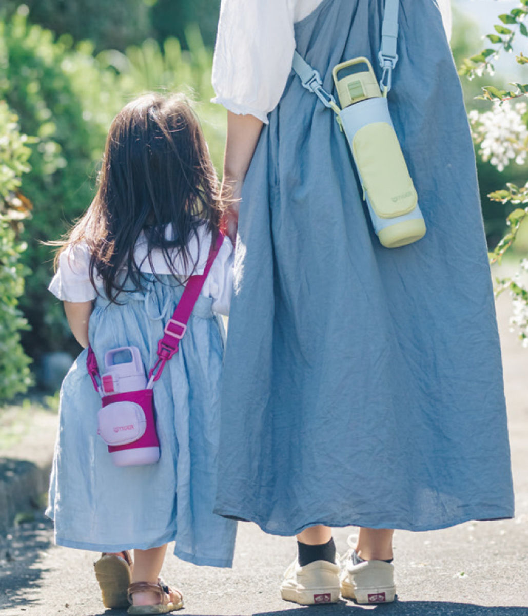 タイガー 水筒 500ml 真空断熱ボトル キッズボトル MTA-A050 ( TIGER 保冷 保温 直飲み 子供用水筒 ワンタッチ 軽い 抗菌 子供 ポーチ付き スポーツ飲料OK 直のみ 軽量 幼稚園 保育園 子供用 抗菌加工 ハンドル付 ) 【パープルプラム】 パープルプラム