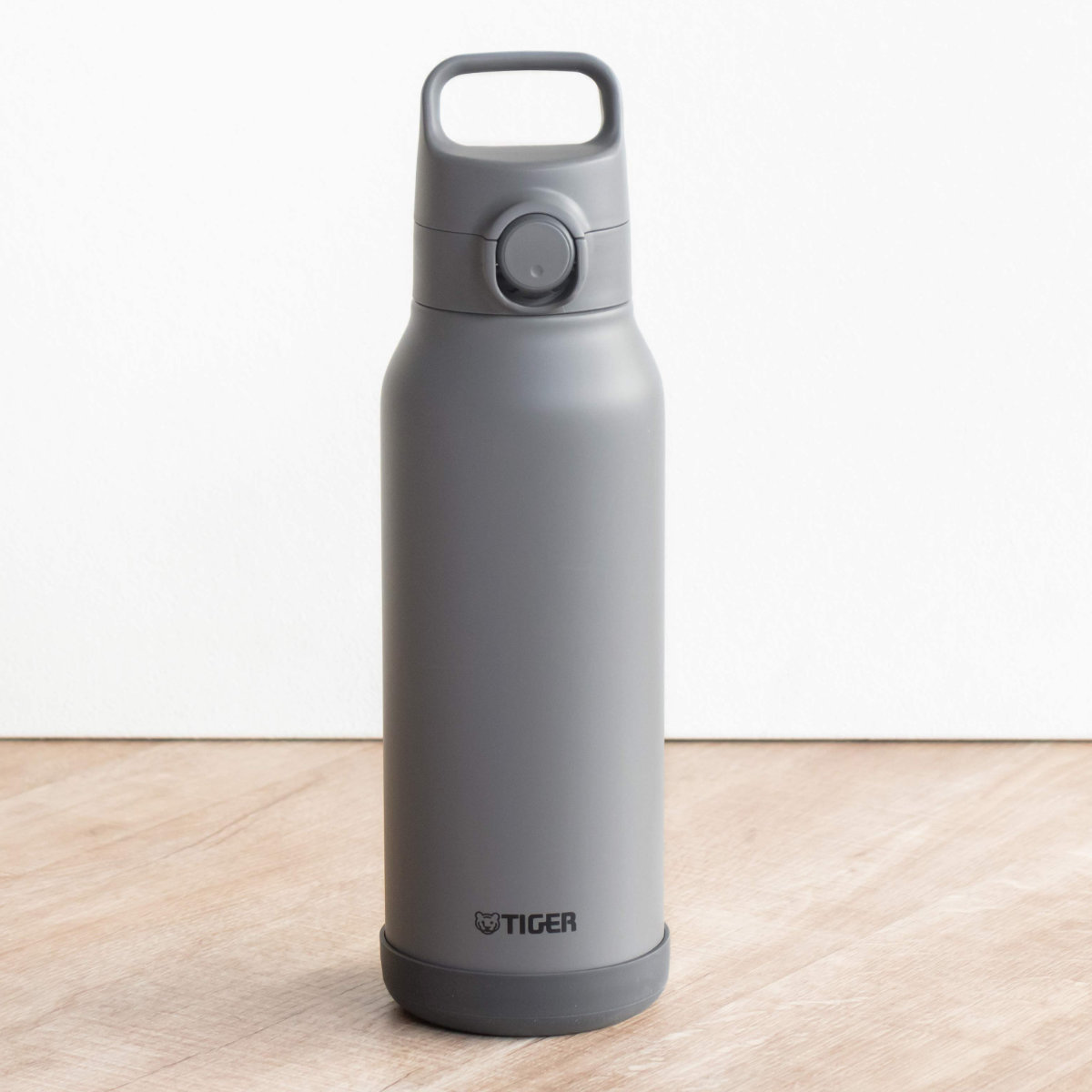 タイガー 水筒 1.2L 真空断熱ボトル スポーツボトル 保冷専用 MTA-H120 ( タイガー魔法瓶 マグ 直飲み 保冷 パッキン一体 スポーツ飲料対応 直のみ ワンプッシュ マイボトル マグボトル ステンレスボトル ハンドル 軽量 ) 【ダブグレー】 ダブグレー