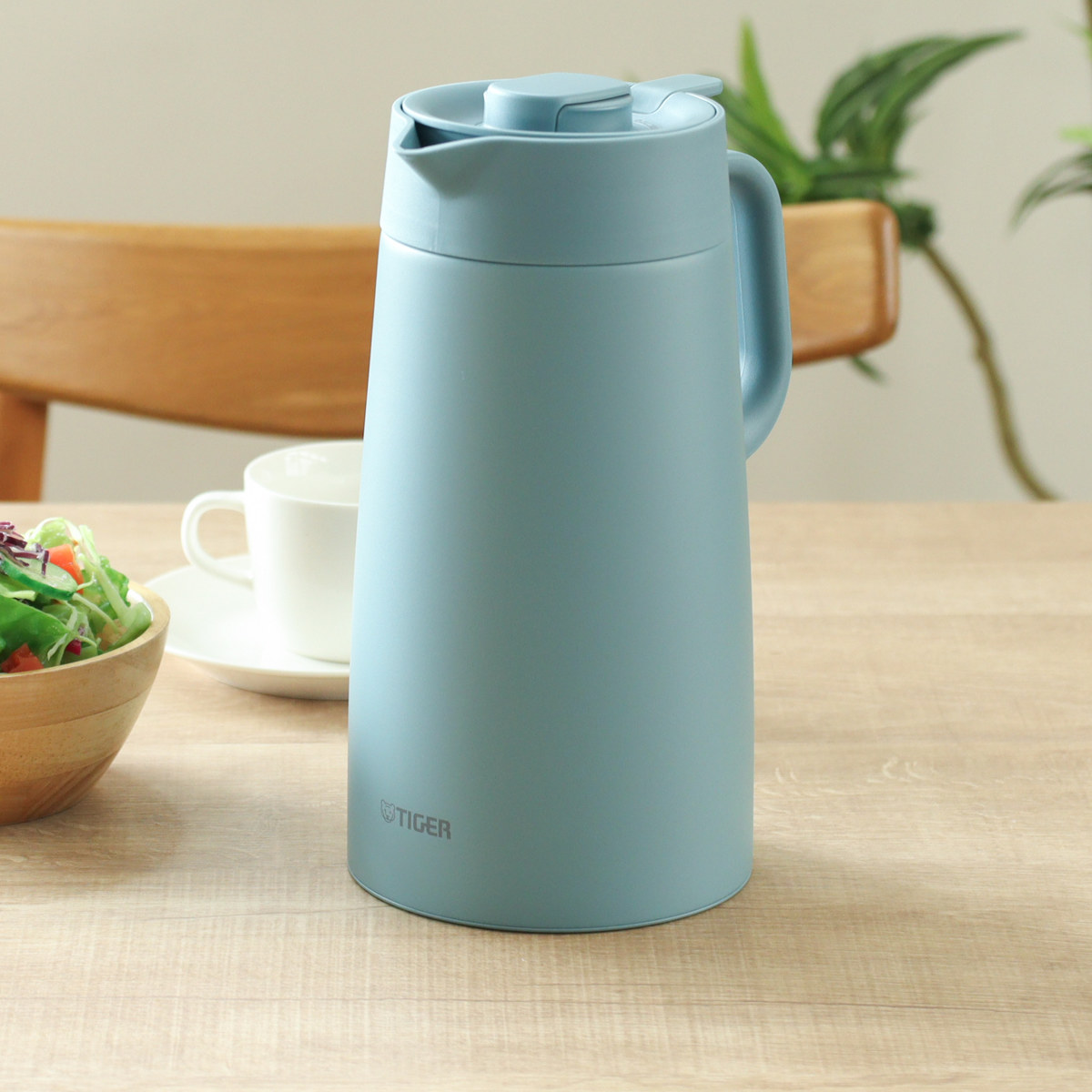 タイガー ポット プッシュレバー ( 1.6L ステンレスポット 魔法瓶 真空断熱 保温 保冷 卓上ポット 持ち運び ハンドル付き おしゃれ スタイリッシュ 北欧 モダン ) 【イーグレットホワイト】 イーグレットホワイト