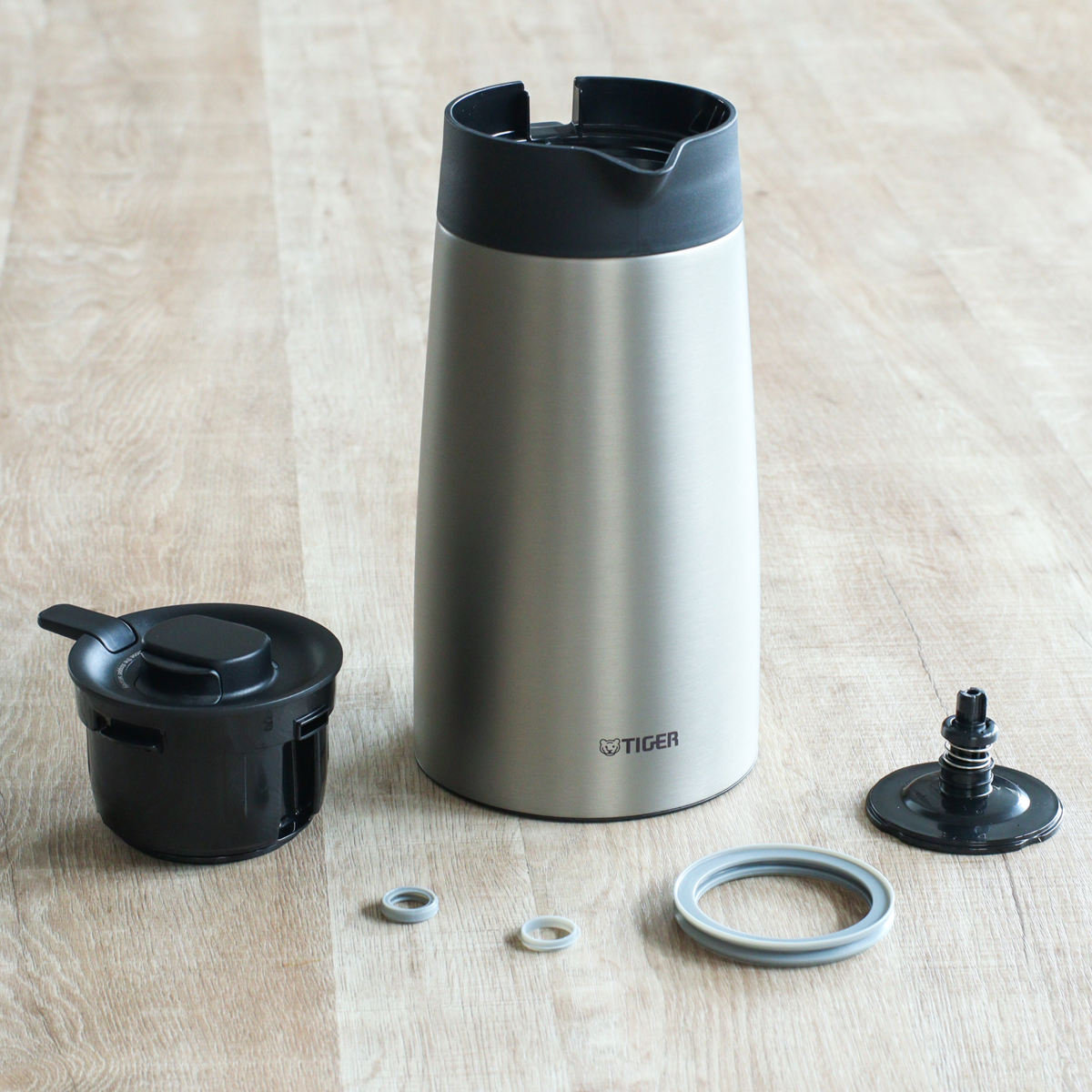 タイガー ポット プッシュレバー ( 1.6L ステンレスポット 魔法瓶 真空断熱 保温 保冷 卓上ポット 持ち運び ハンドル付き おしゃれ スタイリッシュ 北欧 モダン ) 【イーグレットホワイト】 イーグレットホワイト