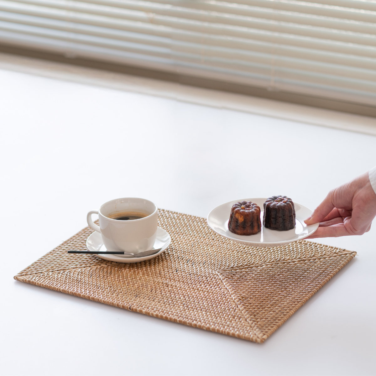 ランチョンマット 4枚セット ラタン プレイスマット レクタングル 長方形 ( ティセコ おしゃれ 大きめ ランチマット プレースマット 藤 手編み 天然素材 ナチュラル インテリア 40×30cm テーブルウェア ) 【WHITE】 WHITE