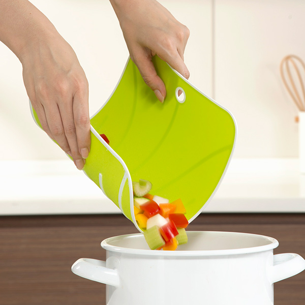 まな板 すべり止め付き シートタイプ L すべりにくいシートまな板 ホワイト ( まないた マナイタ 俎板 シートまな板 おすすめ 薄い 薄型 軽量 滑り止め 曲がる カッティングボード キッチンツール 下ごしらえ 柔らかい ) 【グリーン】 グリーン