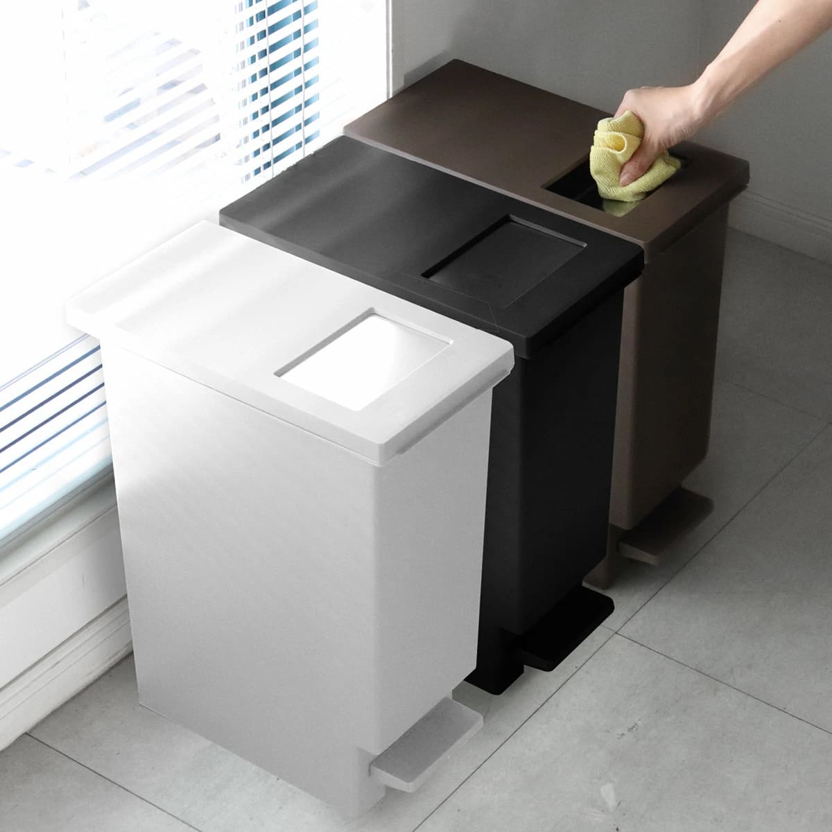 ゴミ箱 20L 同色2個セットユニード プッシュ&ペダル ( 20リットル ふた付き 分別 キッチン ダストボックス スリム 分別ゴミ箱 棚下 カウンター下 縦型 角型 ペダルペール 蓋付き シンプル おしゃれ 小窓 プラスチック ) 【ホワイト】 ホワイト