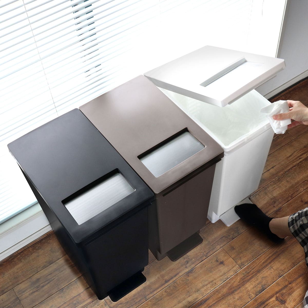 ゴミ箱 20L 同色2個セットユニード プッシュ&ペダル ( 20リットル ふた付き 分別 キッチン ダストボックス スリム 分別ゴミ箱 棚下 カウンター下 縦型 角型 ペダルペール 蓋付き シンプル おしゃれ 小窓 プラスチック ) 【ホワイト】 ホワイト