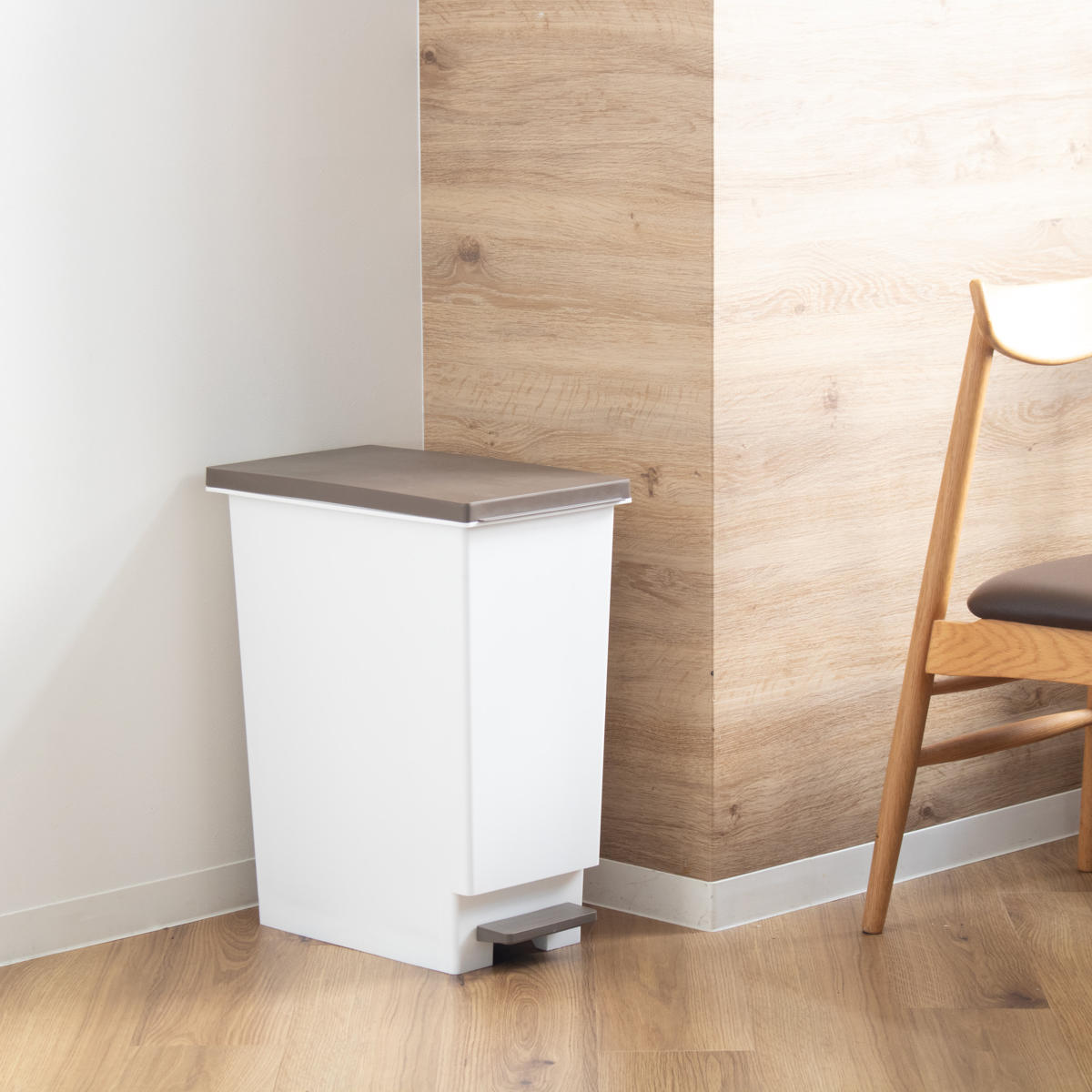 ゴミ箱 45L スリムペダル ふた付き ( ごみ箱 45リットル スリム ペダル キッチン 分別 ダストボックス 縦型 シンプル おしゃれ 分別ゴミ箱 蓋付き 屑入れ 屑箱 袋止め ペール 台所 リビング 部屋 子供 大容量 ペダル式 ) 【Nブラウン】 Nブラウン