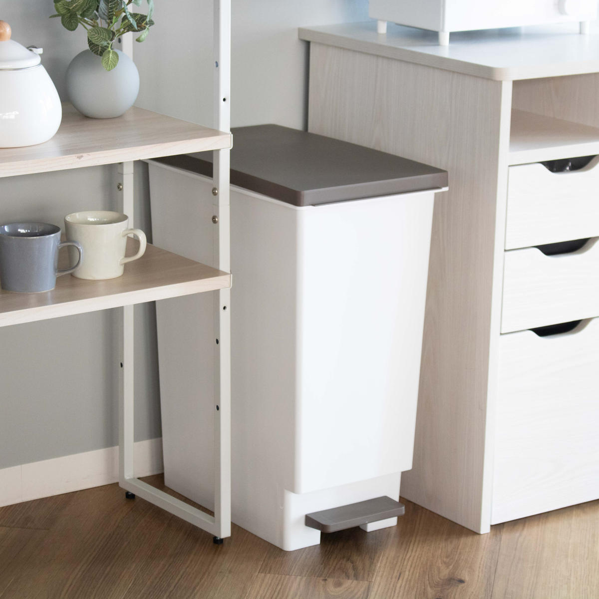 ゴミ箱 45L スリムペダル ふた付き ( ごみ箱 45リットル スリム ペダル キッチン 分別 ダストボックス 縦型 シンプル おしゃれ 分別ゴミ箱 蓋付き 屑入れ 屑箱 袋止め ペール 台所 リビング 部屋 子供 大容量 ペダル式 ) 【Nブラウン】 Nブラウン