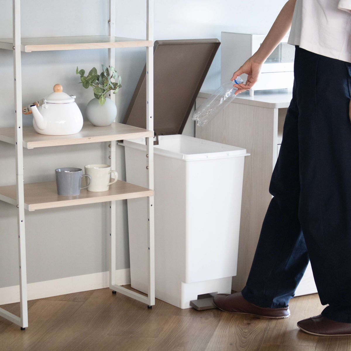 ゴミ箱 45L スリムペダル ふた付き ( ごみ箱 45リットル スリム ペダル キッチン 分別 ダストボックス 縦型 シンプル おしゃれ 分別ゴミ箱 蓋付き 屑入れ 屑箱 袋止め ペール 台所 リビング 部屋 子供 大容量 ペダル式 ) 【Nブラウン】 Nブラウン