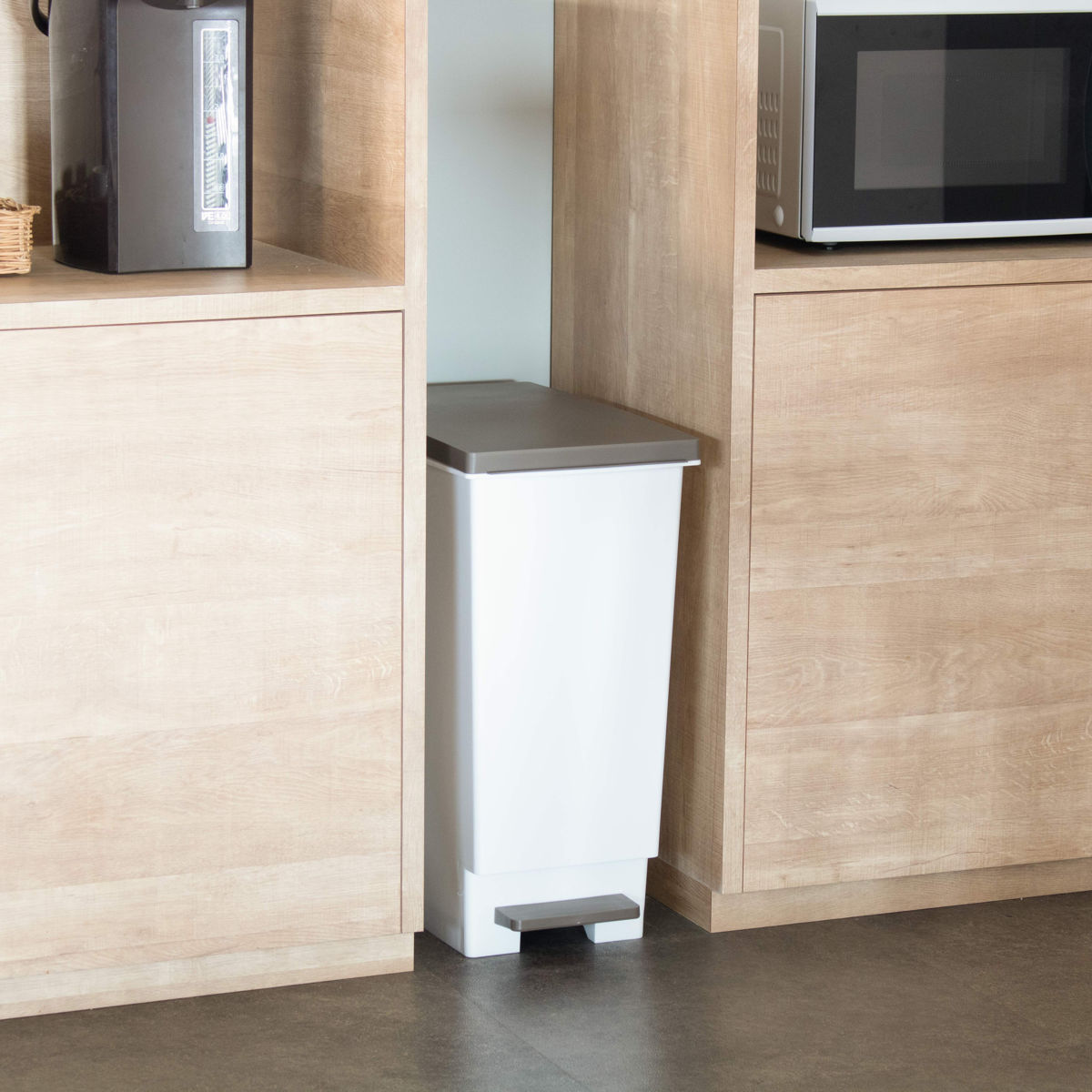 ゴミ箱 45L 同色2個セット スリムペダル ふた付き ( ごみ箱 45リットル 同色 2個 まとめ買い セット スリム ペダル キッチン 分別 ダストボックス 縦型 シンプル おしゃれ 分別ゴミ箱 蓋付き 屑入れ 屑箱 袋止め ) 【ブラウン】 ブラウン