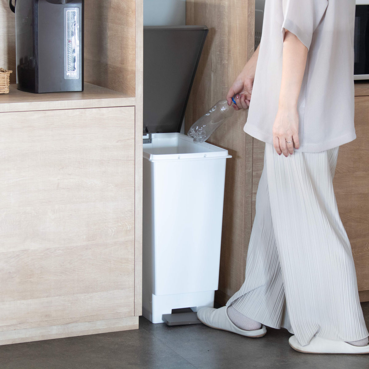 ゴミ箱 45L 同色2個セット スリムペダル ふた付き ( ごみ箱 45リットル 同色 2個 まとめ買い セット スリム ペダル キッチン 分別 ダストボックス 縦型 シンプル おしゃれ 分別ゴミ箱 蓋付き 屑入れ 屑箱 袋止め ) 【ブラウン】 ブラウン