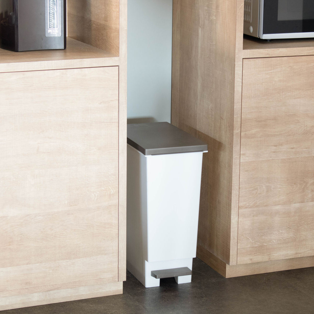 ゴミ箱 20L 同色2個セット スリムペダル ふた付き ( ごみ箱 20リットル 同色 2個 まとめ買い セット スリム ペダル キッチン 分別 ダストボックス 縦型 シンプル おしゃれ 分別ゴミ箱 蓋付き 屑入れ 屑箱 袋止め ペール ) 【ブラウン】 ブラウン