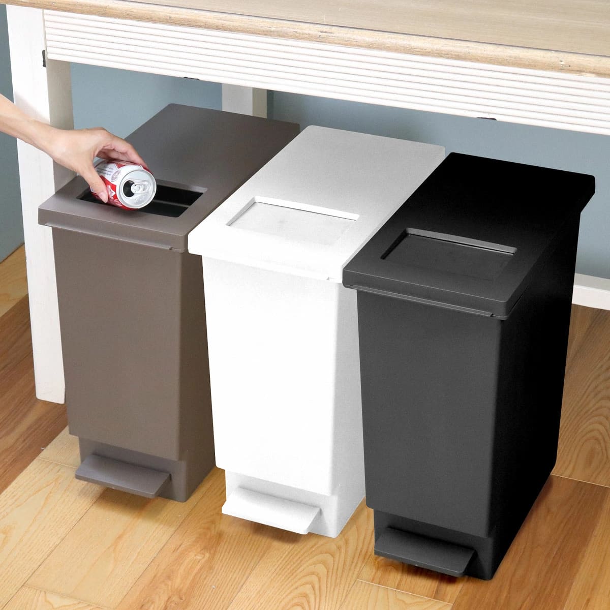 ゴミ箱 30L ユニード プッシュ&ペダル ( 30リットル ふた付き 分別 キッチン ダストボックス スリム 分別ゴミ箱 棚下 カウンター下 縦型 角型 ペダルペール 蓋付き シンプル おしゃれ 小窓 プラスチック 蓋付きゴミ箱 ) 【ブラック】 ブラック