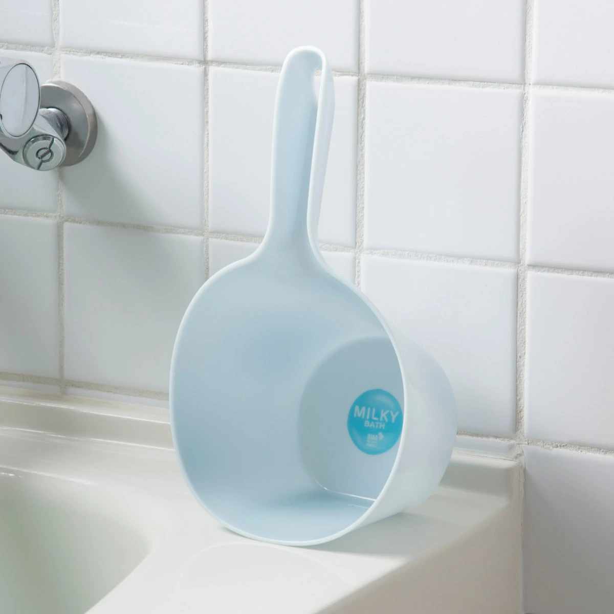 手桶 ミルキーバス 洗面器 ( 手おけ 風呂おけ 桶 抗菌 立てれる フック穴付き 日本製 バス用品 風呂桶 立てて収納 抗菌加工 ブルー ホワイト ) 【ブルー】 ブルー