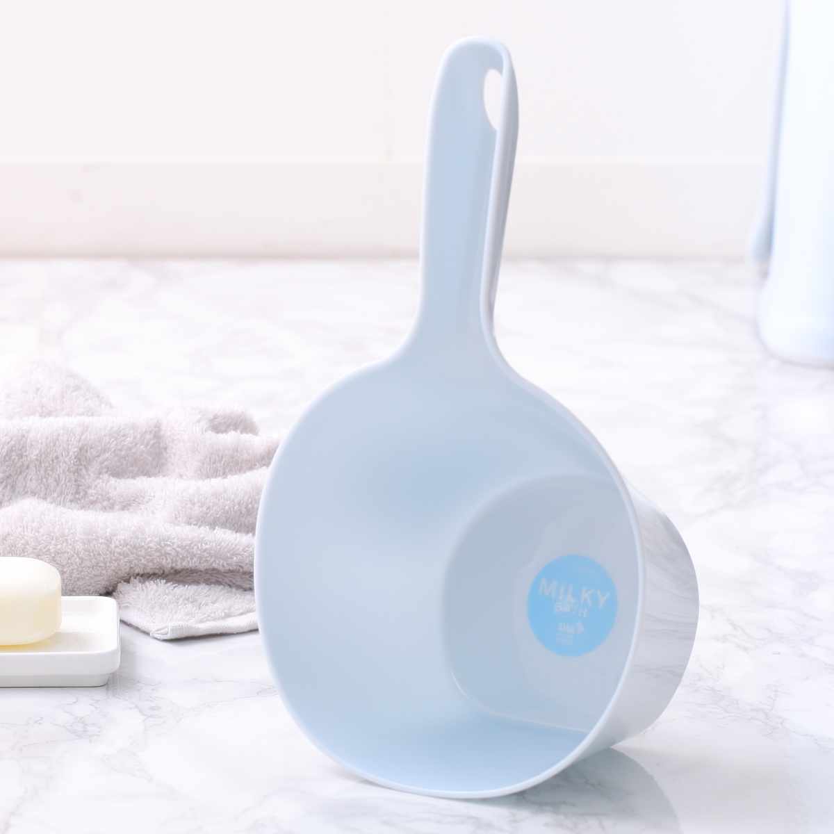 手桶 ミルキーバス 洗面器 ( 手おけ 風呂おけ 桶 抗菌 立てれる フック穴付き 日本製 バス用品 風呂桶 立てて収納 抗菌加工 ブルー ホワイト ) 【ブルー】 ブルー