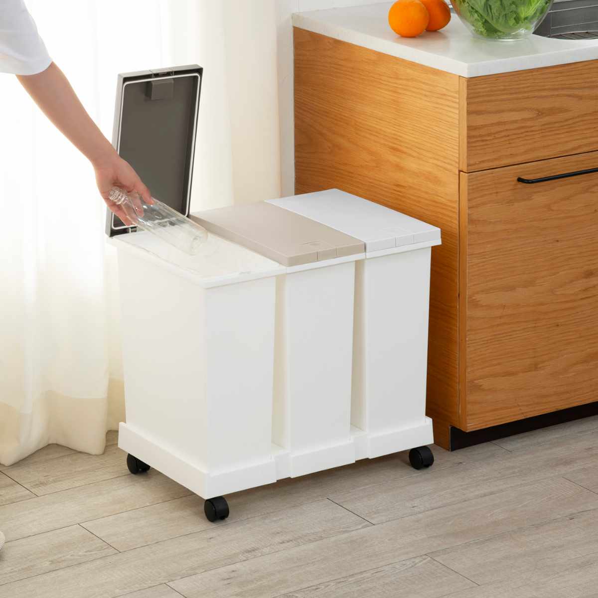 ゴミ箱 台座付タッチペール 3個セット 分別 ( ごみ箱 20L×3個 3分別 ワンタッチ 台座 ふた付き キッチン 角型 シンプル 可燃ゴミ ペットボトル 缶 ぶんべつ キャスター付き 袋止め付き )