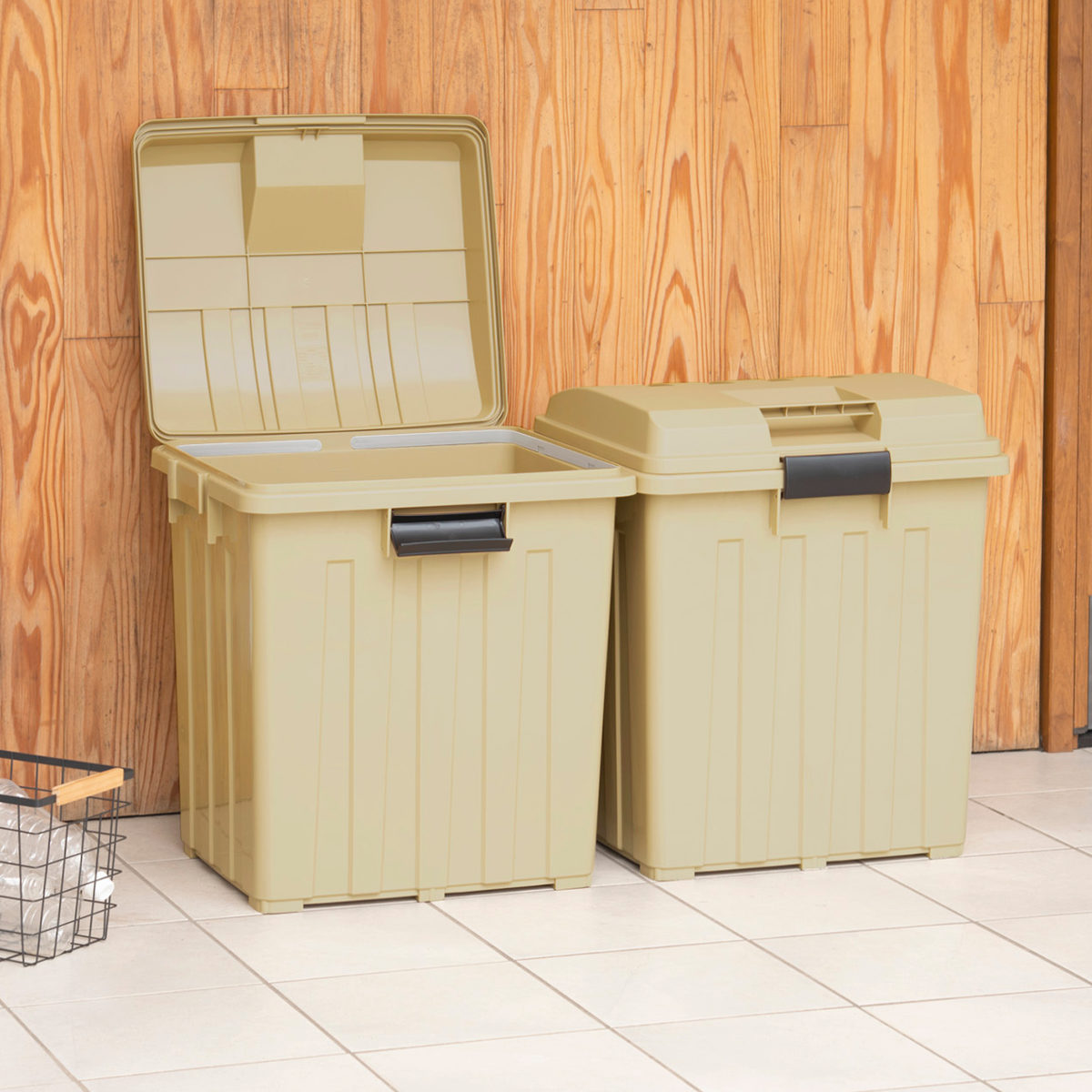 ゴミ箱 90L 屋外兼用 連結ハンドルペール ( ごみ箱 90リットル 屋外 屋内 大容量 連結可能 ハンドル 外用 大きい ふた付き シンプル おしゃれ ハンドルペール 分別 収納庫 灯油缶 収納 玄関 ) 【カーキ】 カーキ