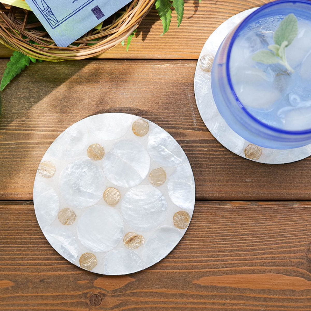 コースター 10cm シェルコースター ラウンド ブルーミックス （ コップ敷き グラスマット 茶托 茶たく 丸型 シェル 貝殻 自然素材 滑り止め付き グラス置き コップ置き おしゃれ インテリア ） 【ドットゴールド】