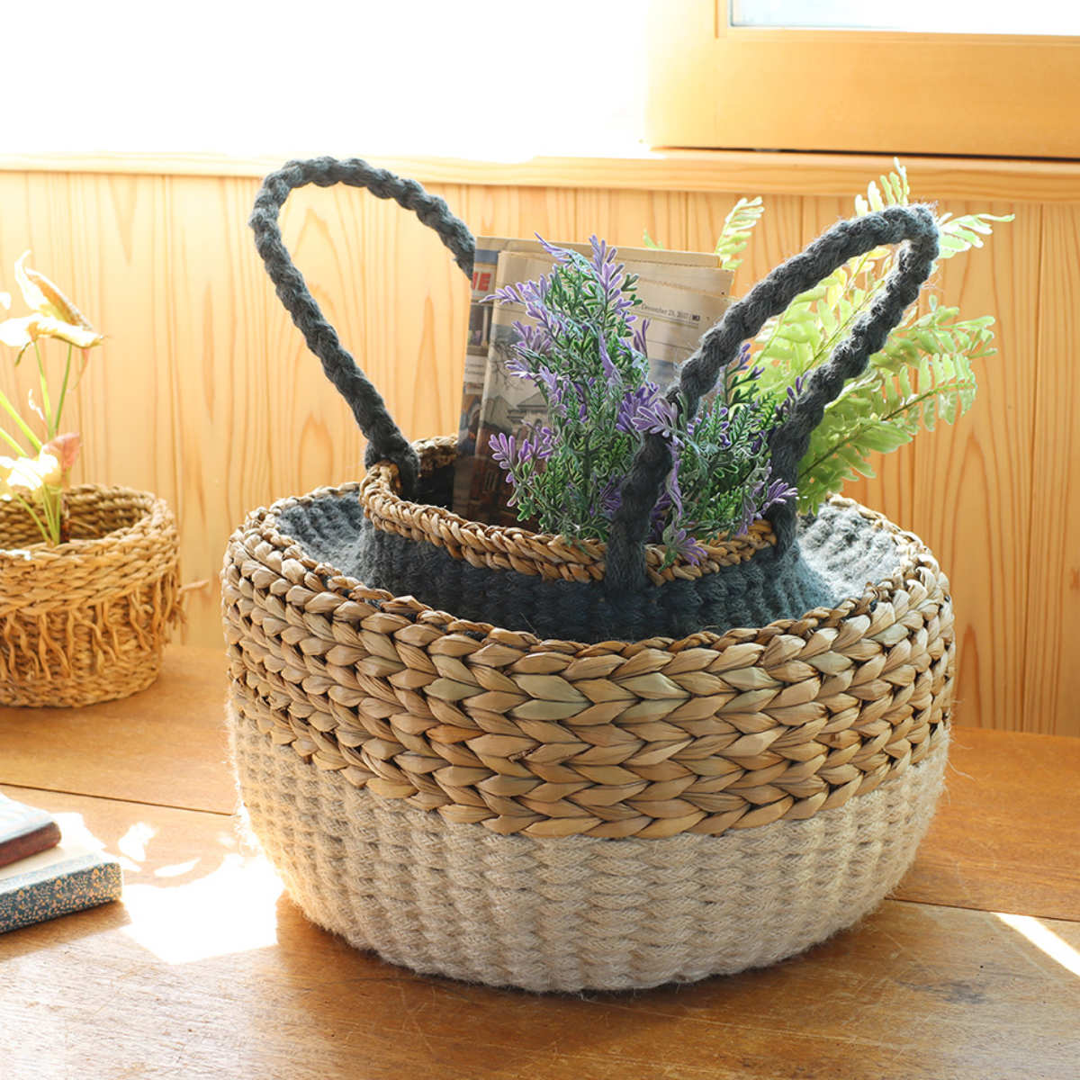 かご バスケット ジュート＆シーグラス 持ち手付き （ カゴ 収納 小物収納 ジュート シーグラス ハンドメイド 籠 小物ケース 収納バスケット 麻 水草 ナチュラル 手編み 手作り ）