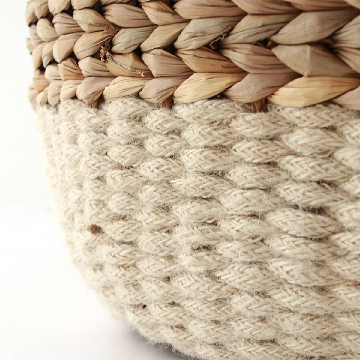 かご バスケット ジュート&シーグラス 持ち手付き ( カゴ 収納 小物収納 ジュート シーグラス ハンドメイド 籠 小物ケース 収納バスケット 麻 水草 ナチュラル 手編み 手作り )