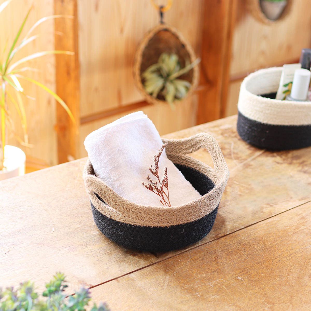 かご コニカルジュートトレイ ハンドル付き 小物入れ ( バスケット カゴ 収納 小物収納 ジュート ハンドメイド 籠 小物ケース トレー トレイ 収納バスケット 持ち手付き 麻 ナチュラル ) 【ブラック】 ブラック