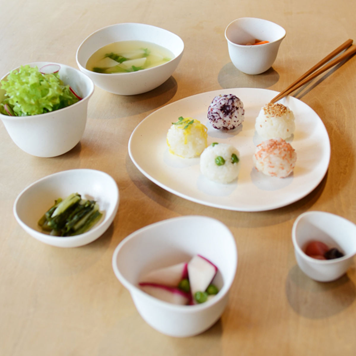 茶碗 むすび碗 特大 ( 10.7cm 食洗機対応 電子レンジ対応 アルミ 陶器風 ボウル 小鉢 鉢 器 うつわ 皿 深皿 食器 日本製 軽い 割れにくい 丈夫 おしゃれ 和モダン 和食器 和食 ) 【黒釉】 黒釉