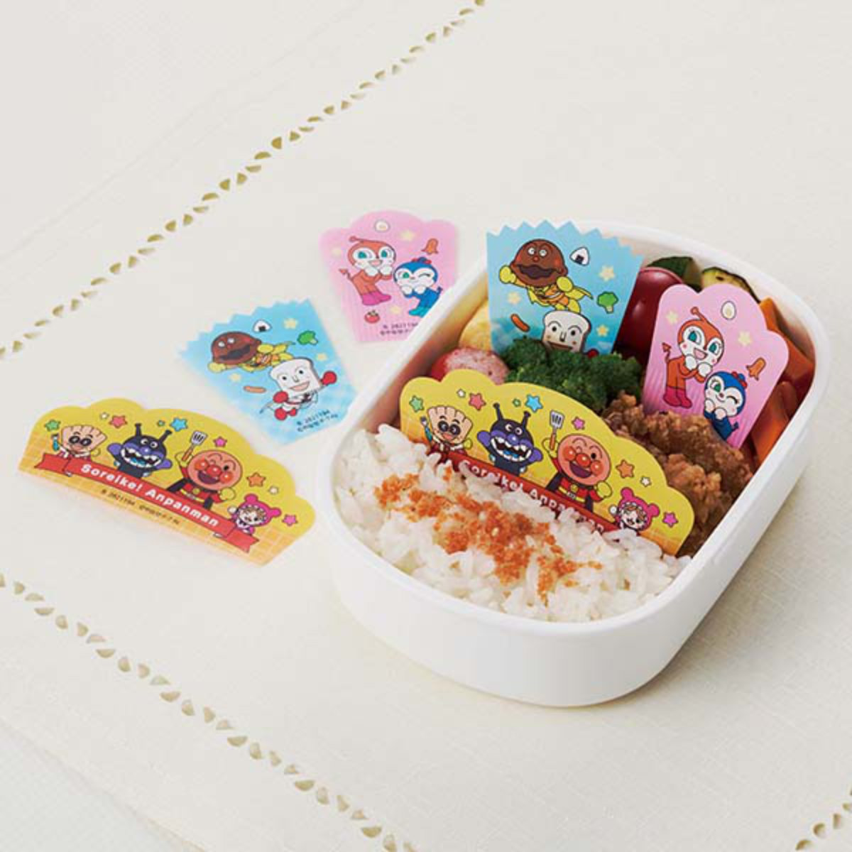 それいけ！アンパンマン バランセット 15枚入 （ 15枚入り バラン レンジ対応 お弁当 お弁当バラン 弁当 仕切 仕切り おかず用 日本製 レンジOK お弁当グッズ ランチグッズ 使い捨て お弁当小物 キャラ弁 子供用 ）