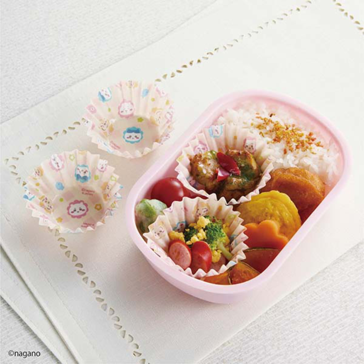 ちいかわ お弁当カップ 30枚入 ( ちいかわ レンジ対応 おかず入れ 弁当 おかず カップ レンジOK おべんとうカップ 小分けカップ お弁当用 子供用 幼稚園 保育園 キッズ 日本製 子供 )