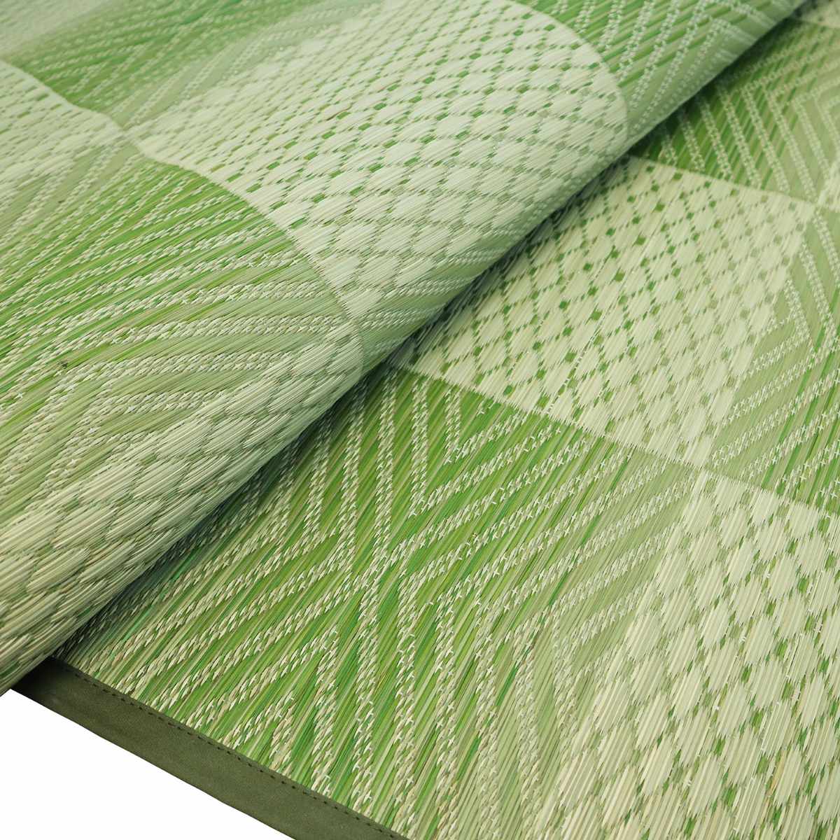 い草ラグ 江戸間 8畳 三条 348×348cm 紋織 花ござ ( い草マット い草カーペット カーペット ラグ ござ 天然素材 い草 抗菌力 防カビ性 消臭性 除湿 保湿 静音 静音性 防カビ 抗菌 空気清浄 リラックス マット ) 【グリーン】 グリーン