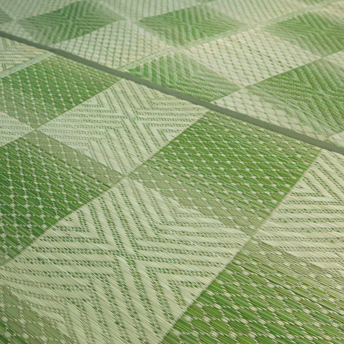 い草ラグ 本間 2畳 三条 191×191cm 紋織 花ござ ( い草マット い草カーペット カーペット ラグ ござ 天然素材 い草 抗菌力 防カビ性 消臭性 除湿 保湿 静音 静音性 防カビ 抗菌 空気清浄 リラックス マット ) 【グリーン】 グリーン