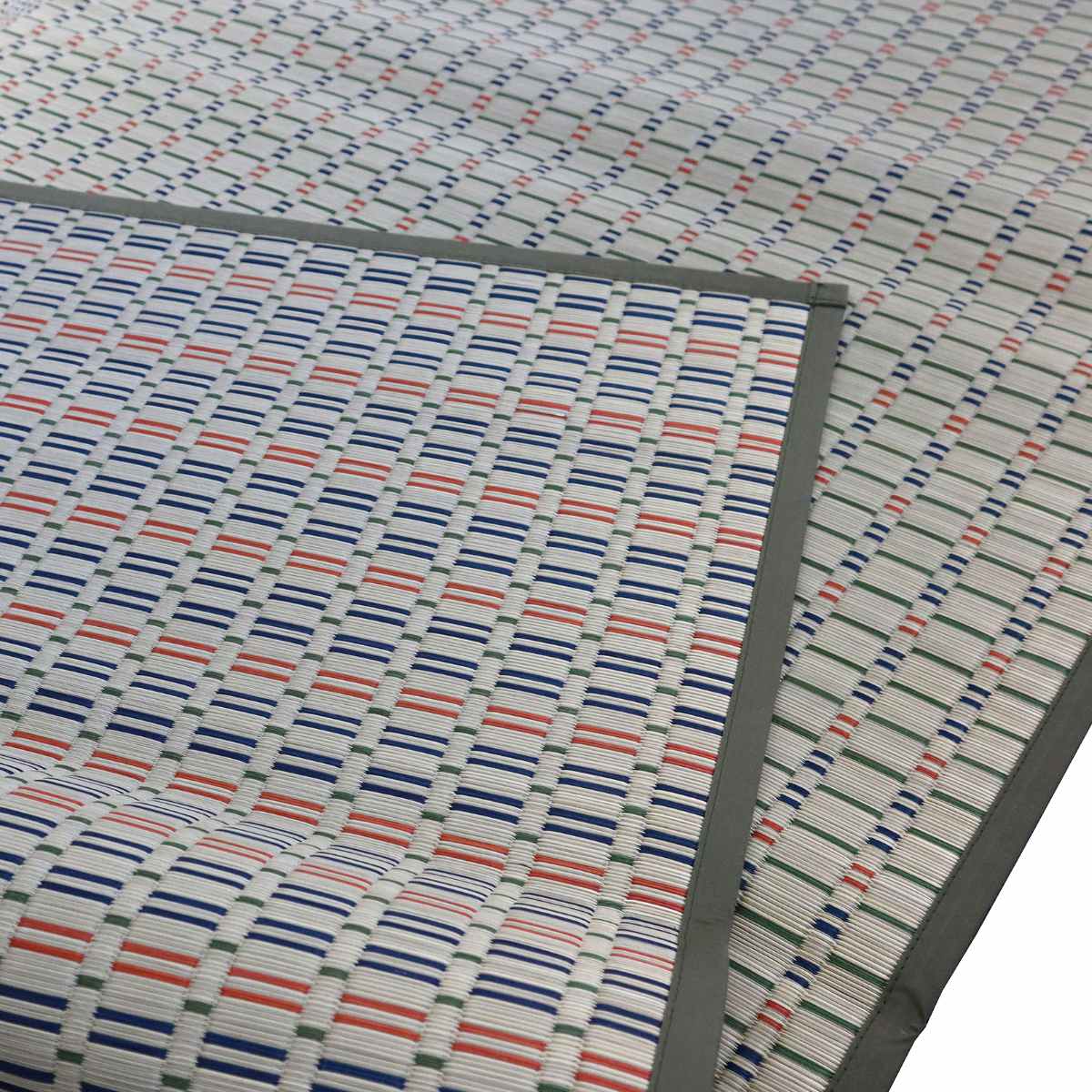 い草ラグ 江戸間 8畳 せせらぎ 348×348cm 掛川織 花ござ ( い草マット い草カーペット カーペット ラグ ござ 天然素材 い草 抗菌力 防カビ性 消臭性 除湿 保湿 静音 静音性 防カビ 抗菌 空気清浄 リラックス マット ) 【グレー】 グレー