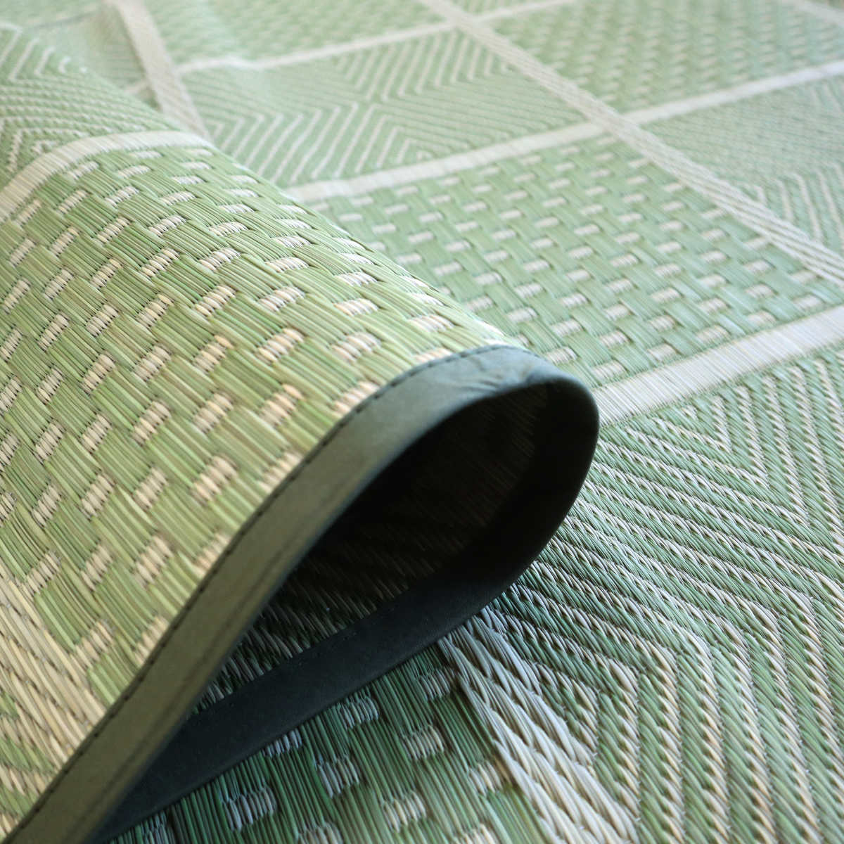 い草ラグ 江戸間 3畳 高山 174×261cm 紋織 花ござ ( い草マット い草カーペット カーペット ラグ ござ 天然素材 い草 抗菌力 防カビ性 消臭性 除湿 保湿 静音 静音性 防カビ 抗菌 空気清浄 リラックス マット ) 【グリーン】 グリーン